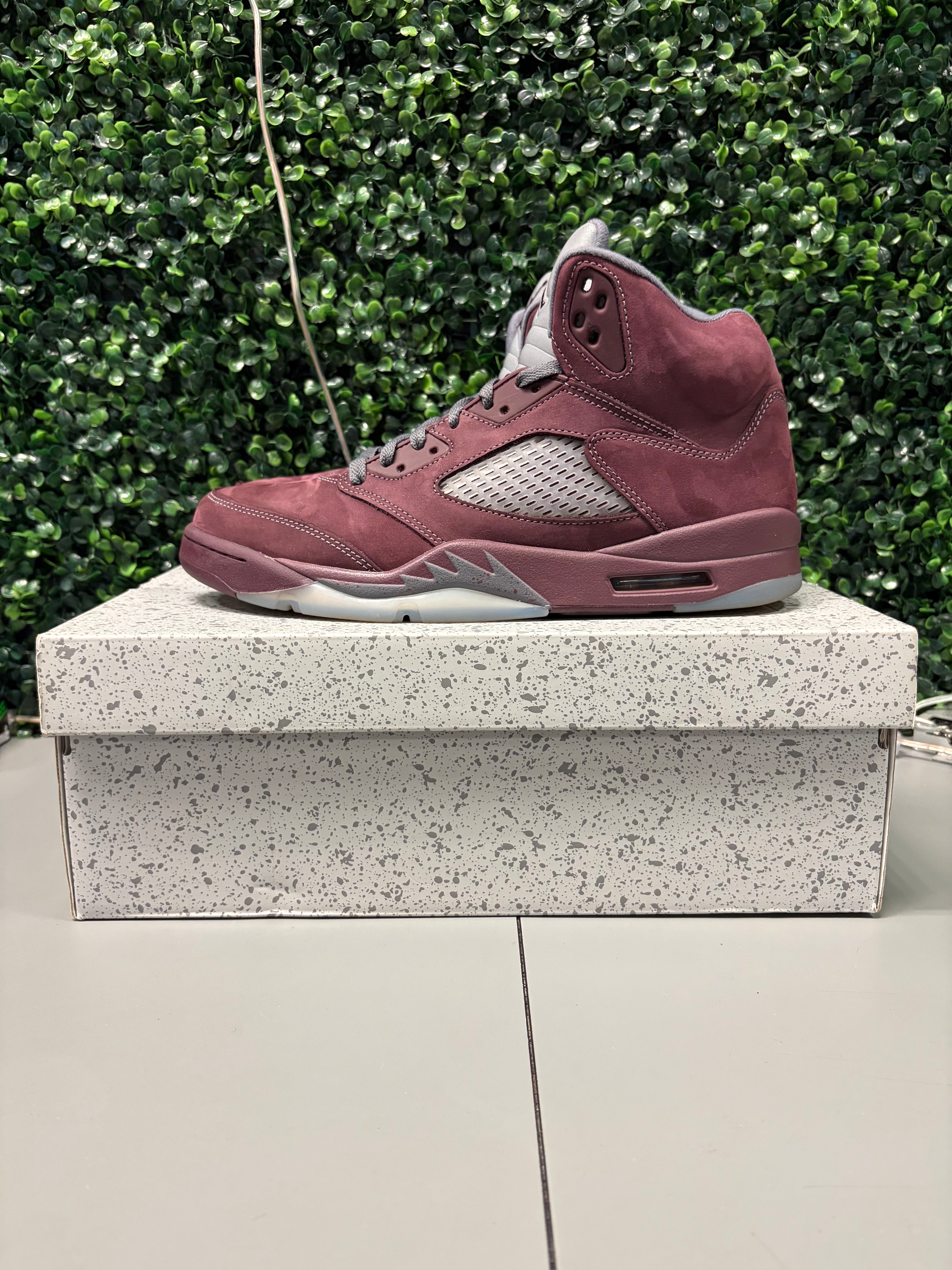Jordan 5 Retro "Burgundy" Size 11.5 Preowned