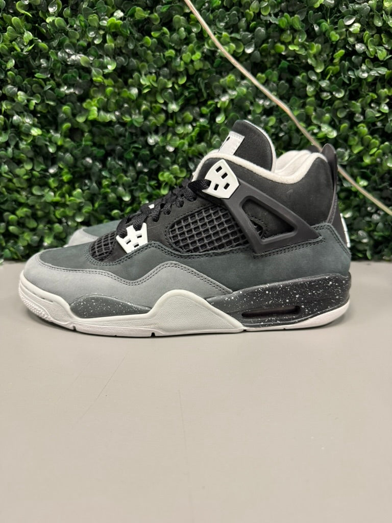 Jordan 4 "Fear" Size 7Y Preowned