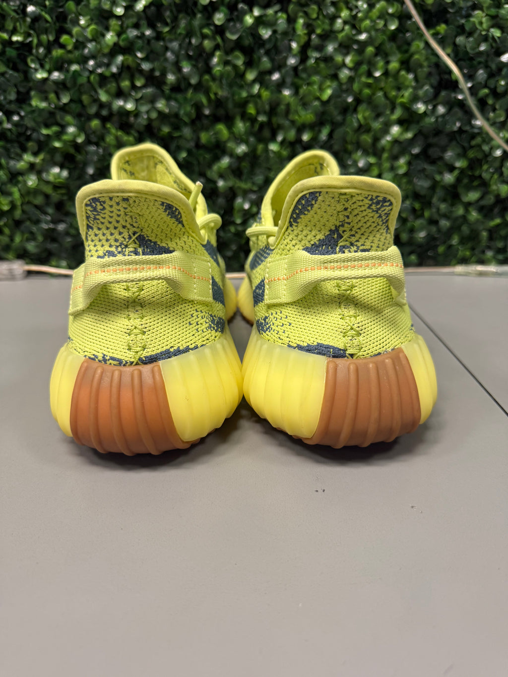 Yeezy 350 V2 "Semi Frozen" Size 10 Preowned