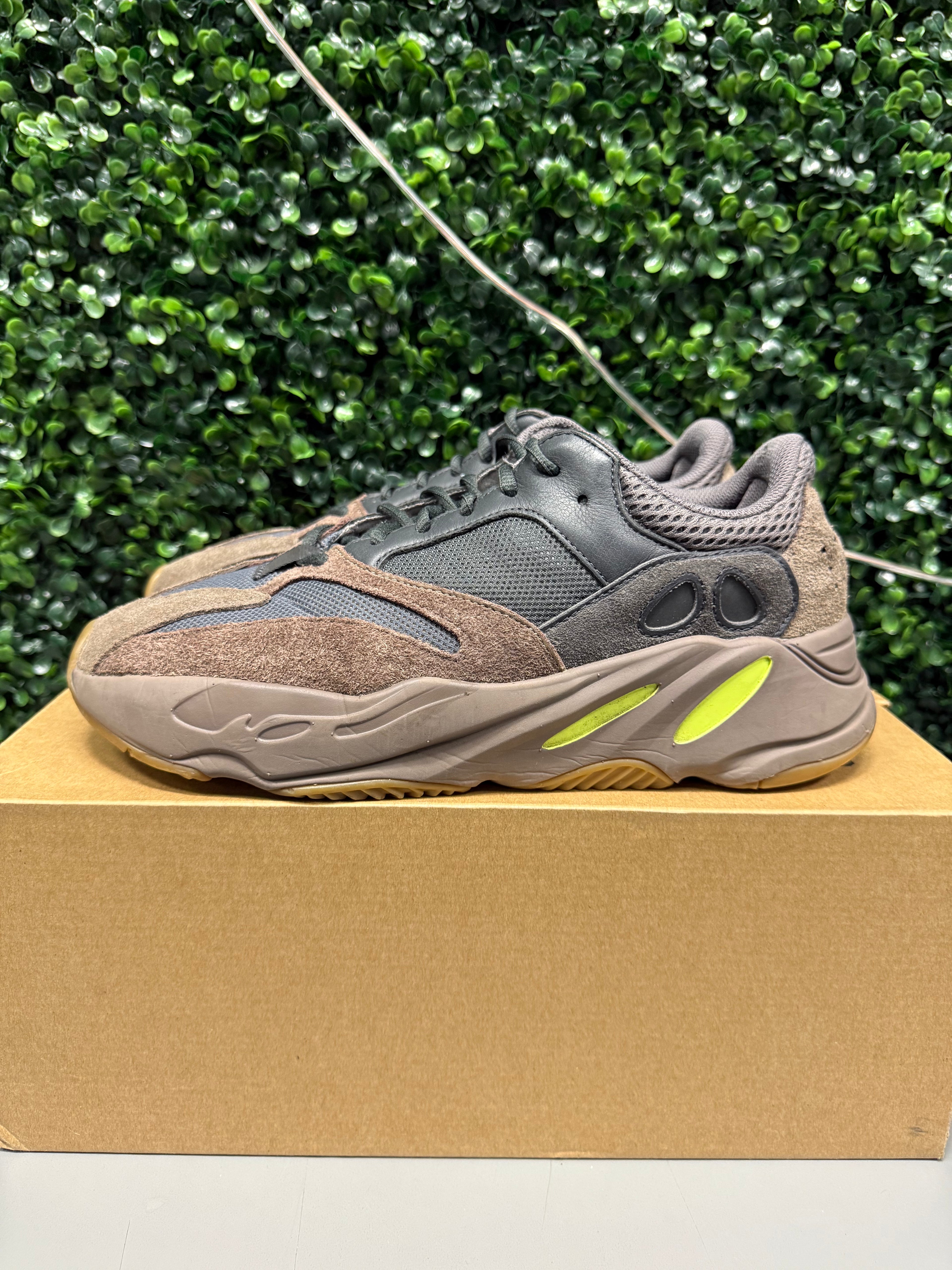 Adidas Yeezy Boost 700 "Mauve" Size 10.5 Preowned