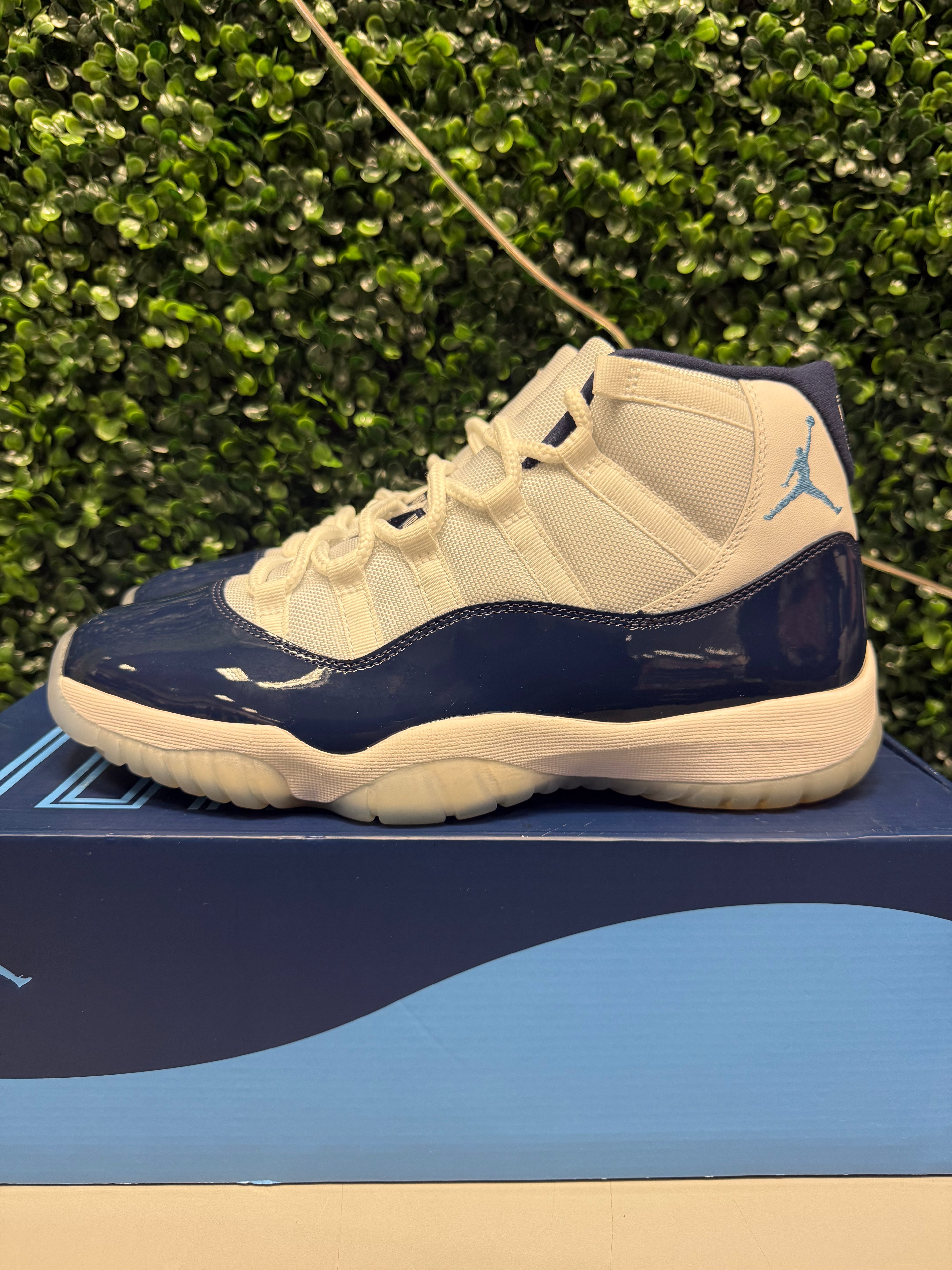Jordan 11 High "UNC Win Like 82" Size 11 Preowned