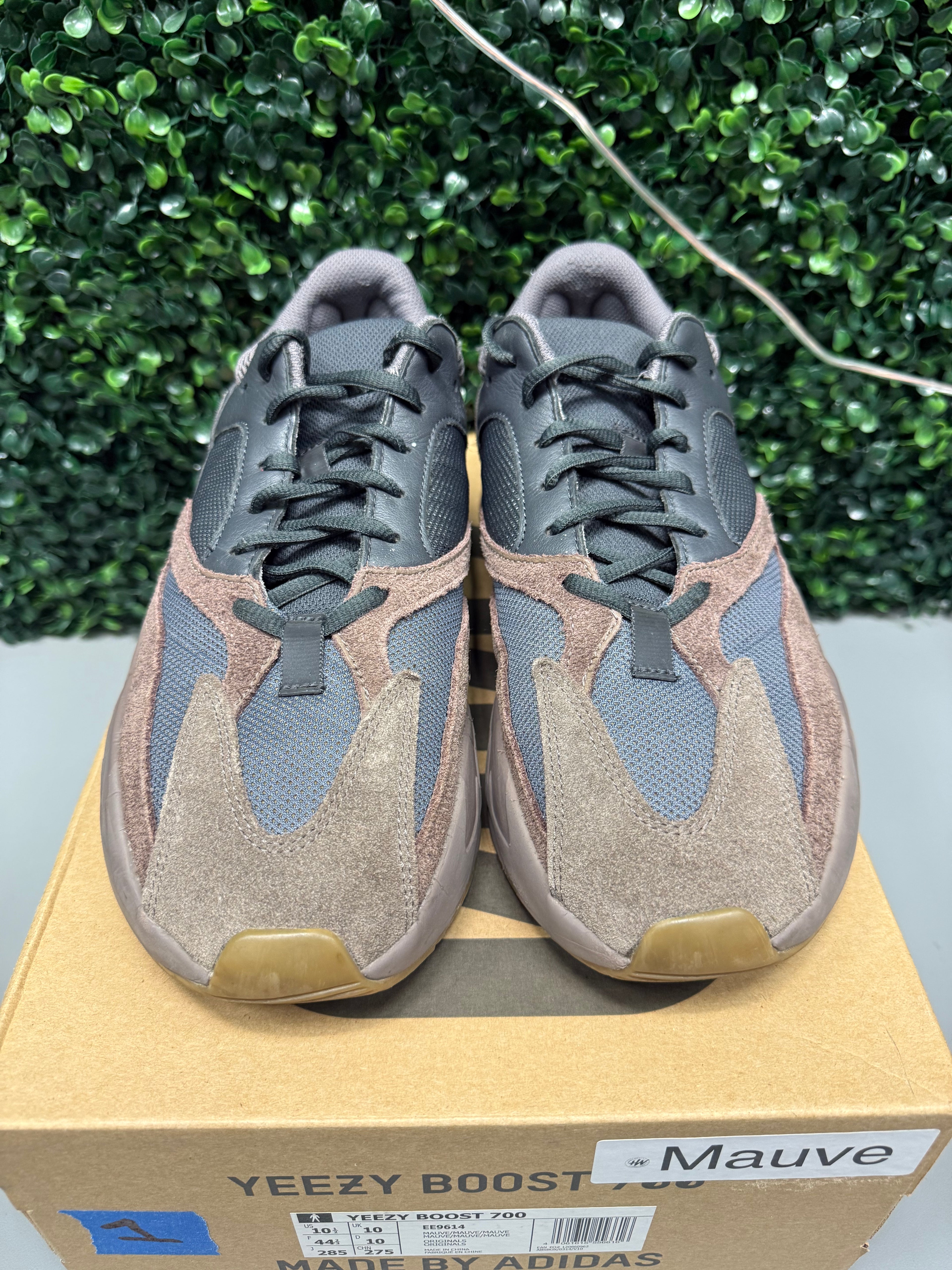 Adidas Yeezy Boost 700 "Mauve" Size 10.5 Preowned