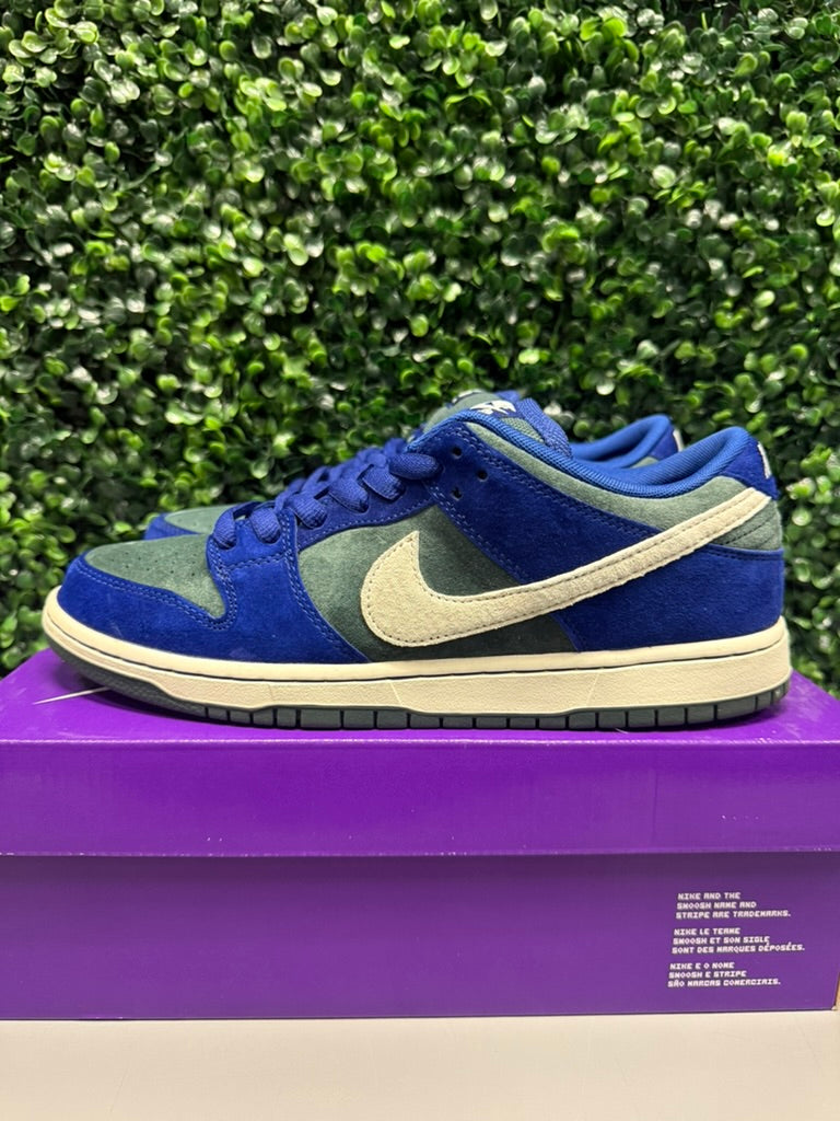 Nike SB Dunk Low “Deep Royal” Size 10.5 Preowned