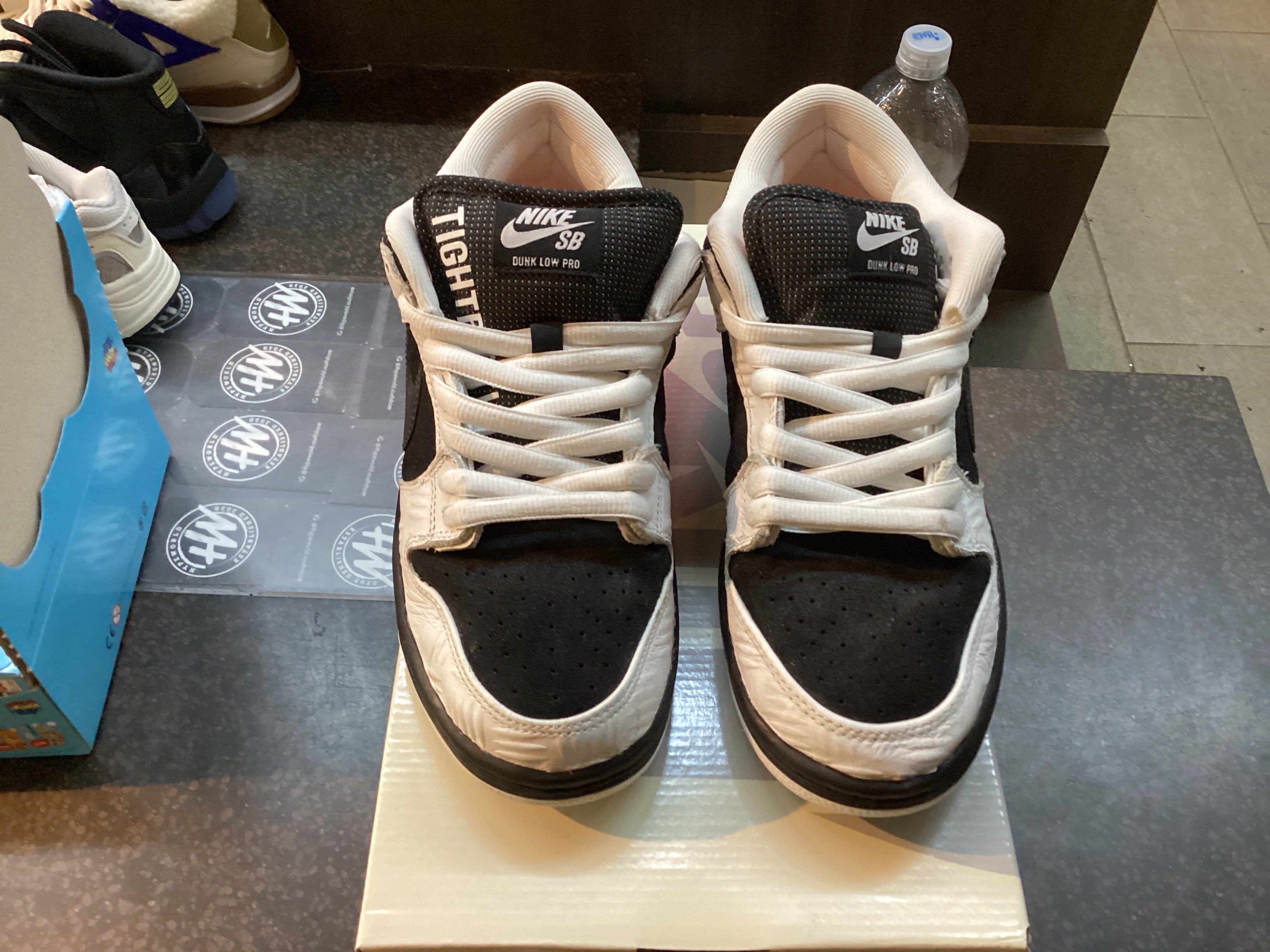 Nike SB Dunk Low “TIGHTBOOTH” Preowned Size 7.5