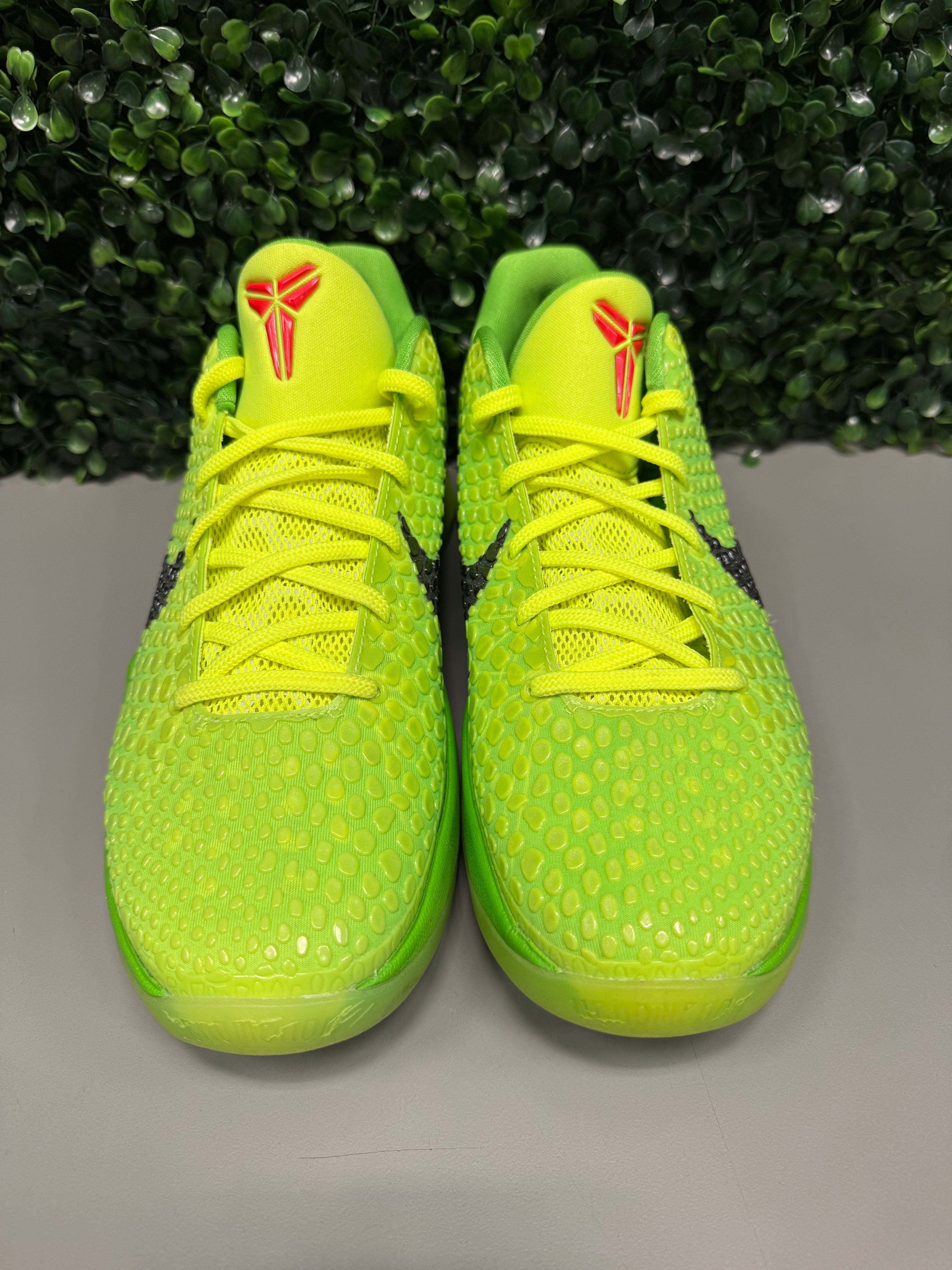 Kobe 6 Protro 'Grinch' Size 9 Preowned with no box