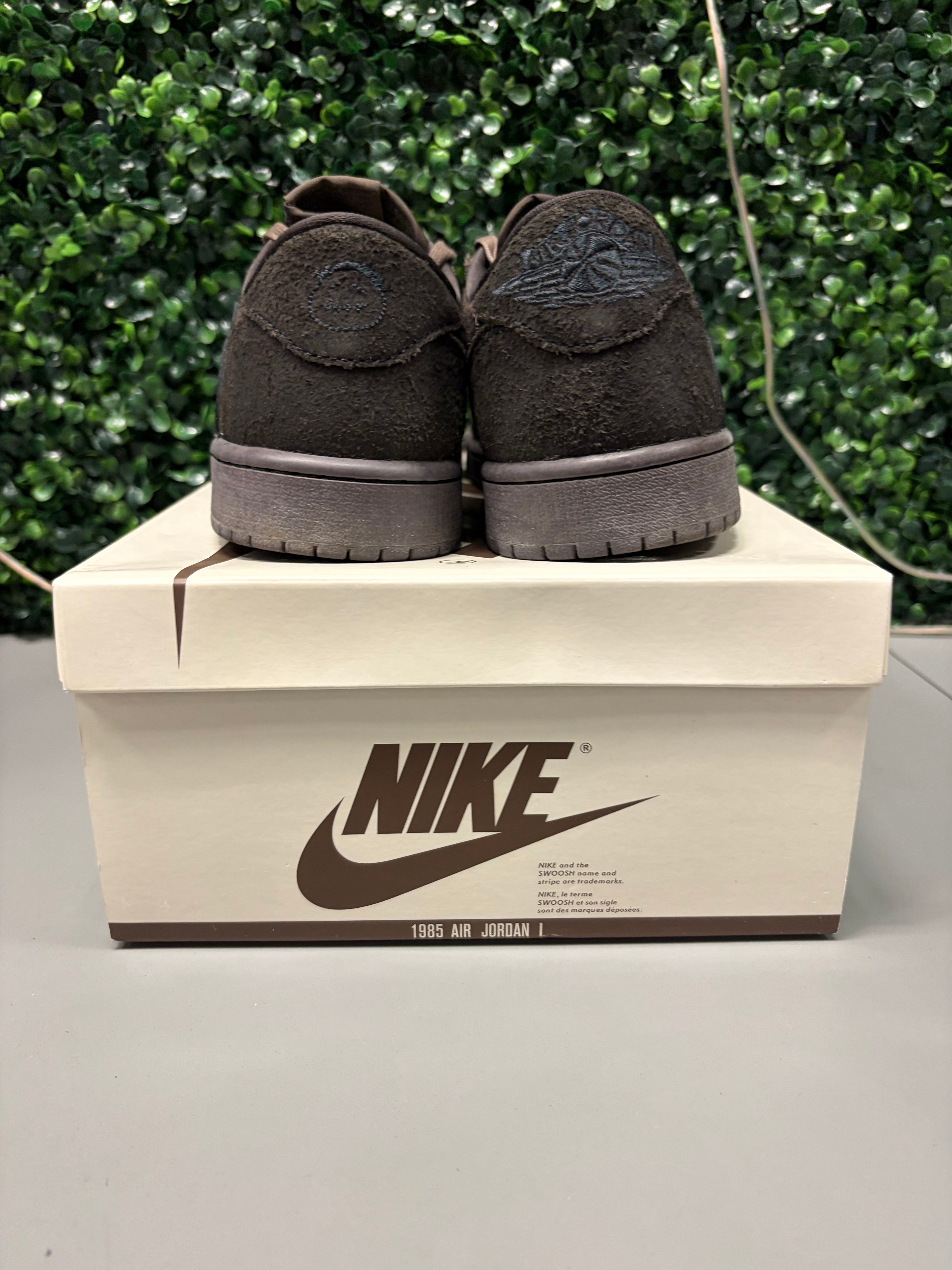 Jordan 1 Retro Low OG SP Travis Scott "Velvet Brown" Size 9 Preowned