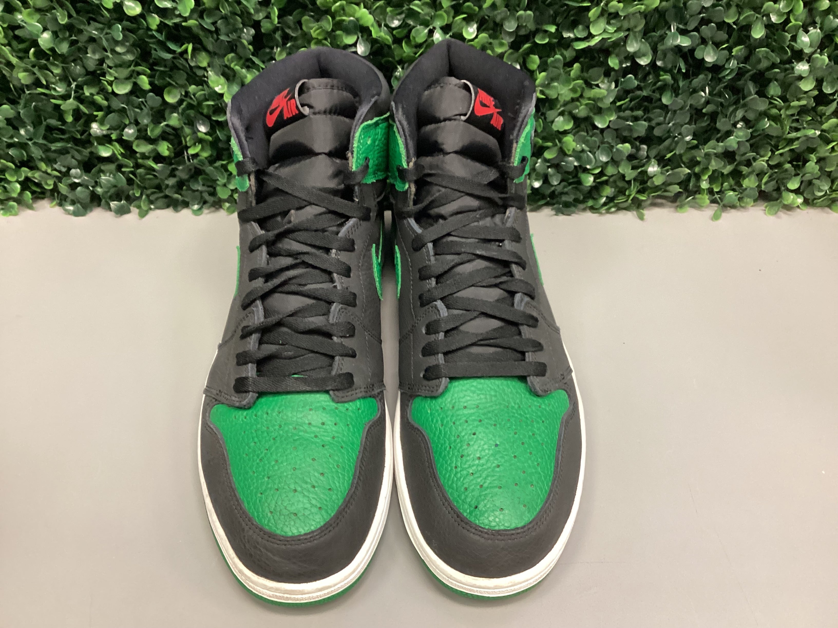 Jordan 1 High “Pine Green 2.0” Size 14 Preowned
