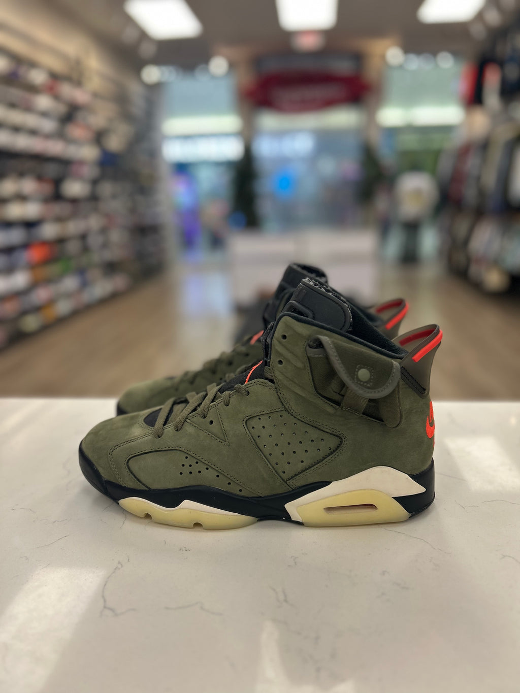 Jordan 6 Retro “Travis Scott” Preowned Size 10M