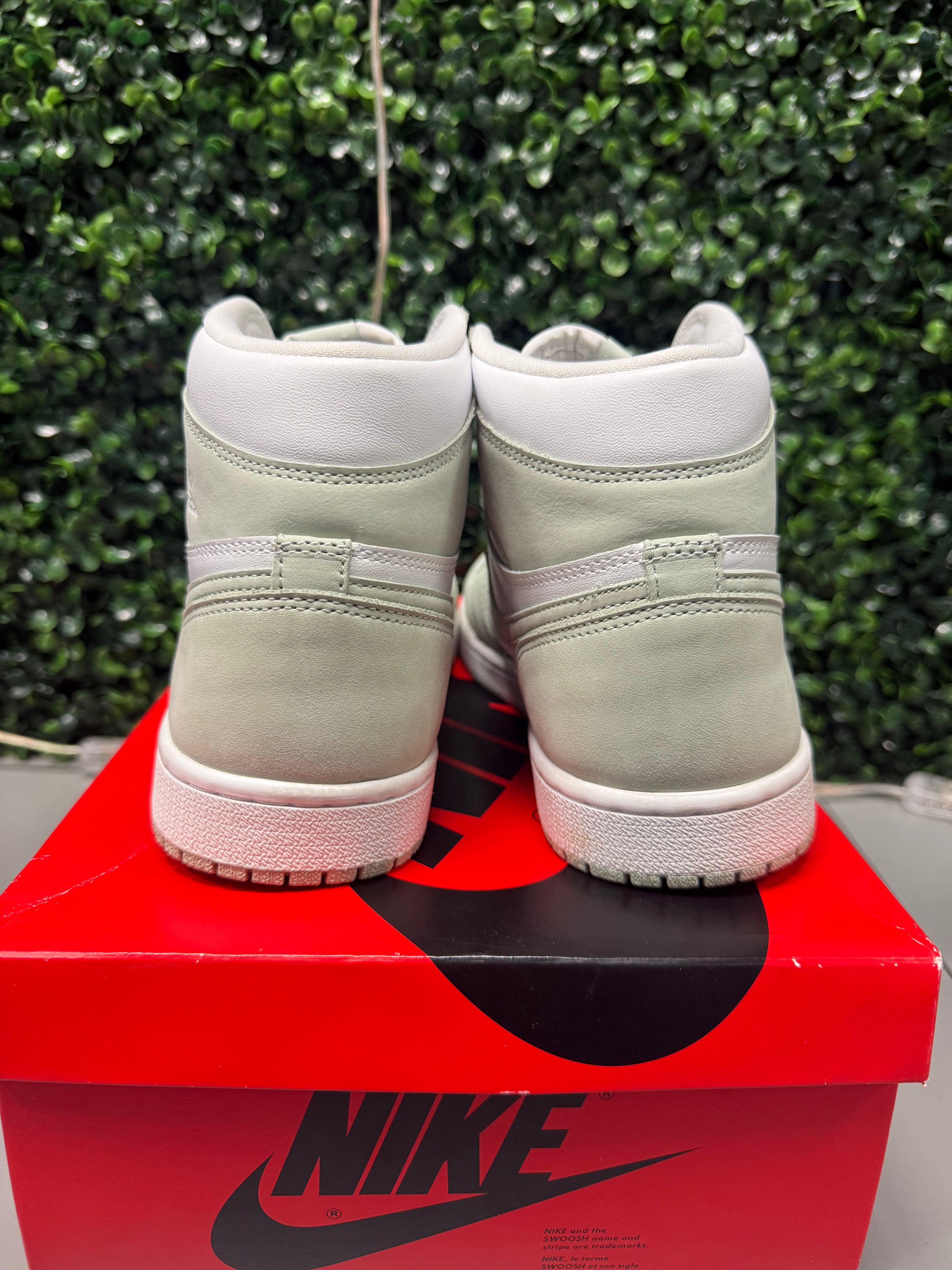 Jordan 1 High "Seafoam" Size 9W / 7.5M Preowned