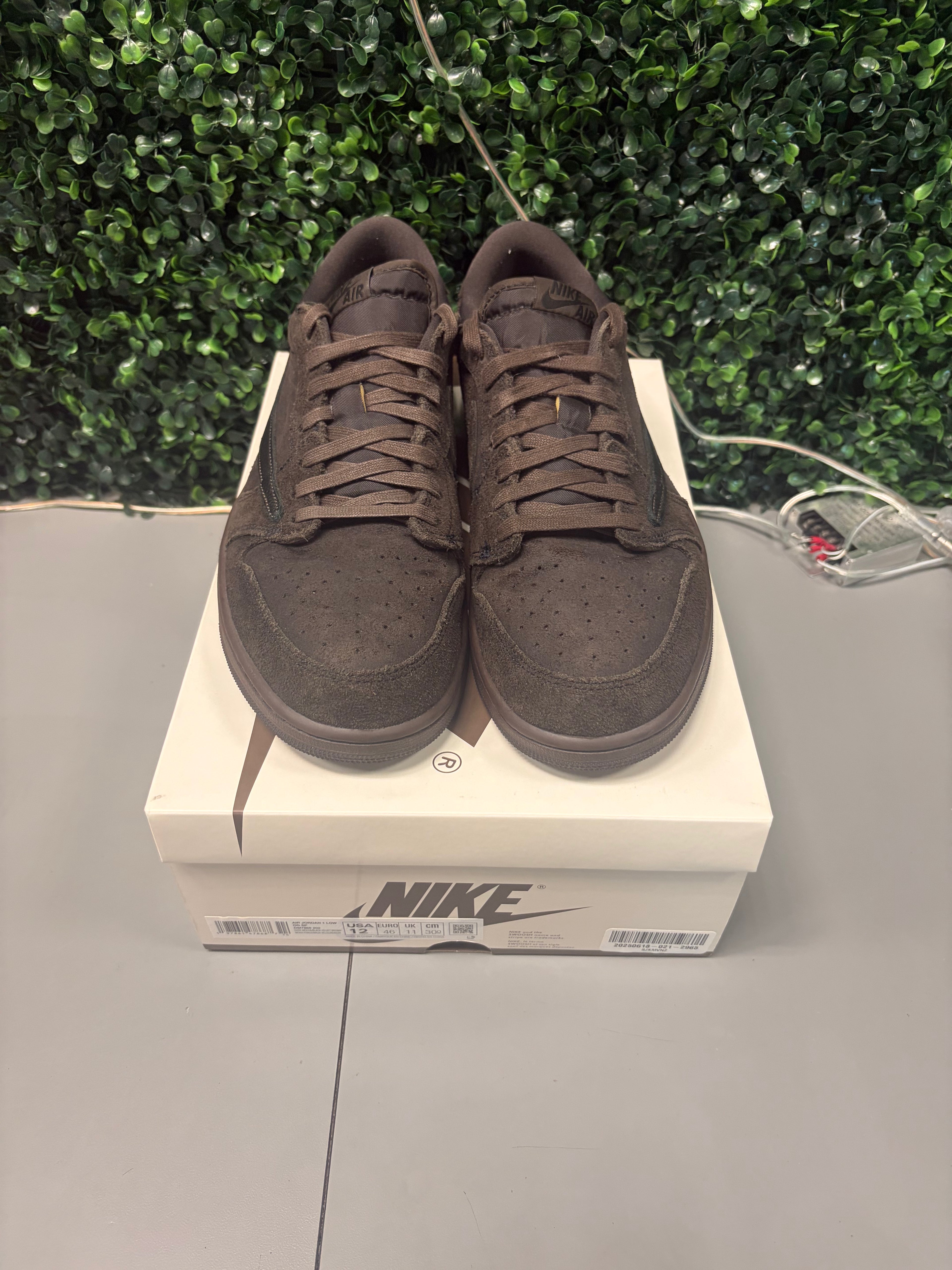 Jordan 1 Retro Low OG SP Travis Scott "Velvet Brown" Size 12 Preowned