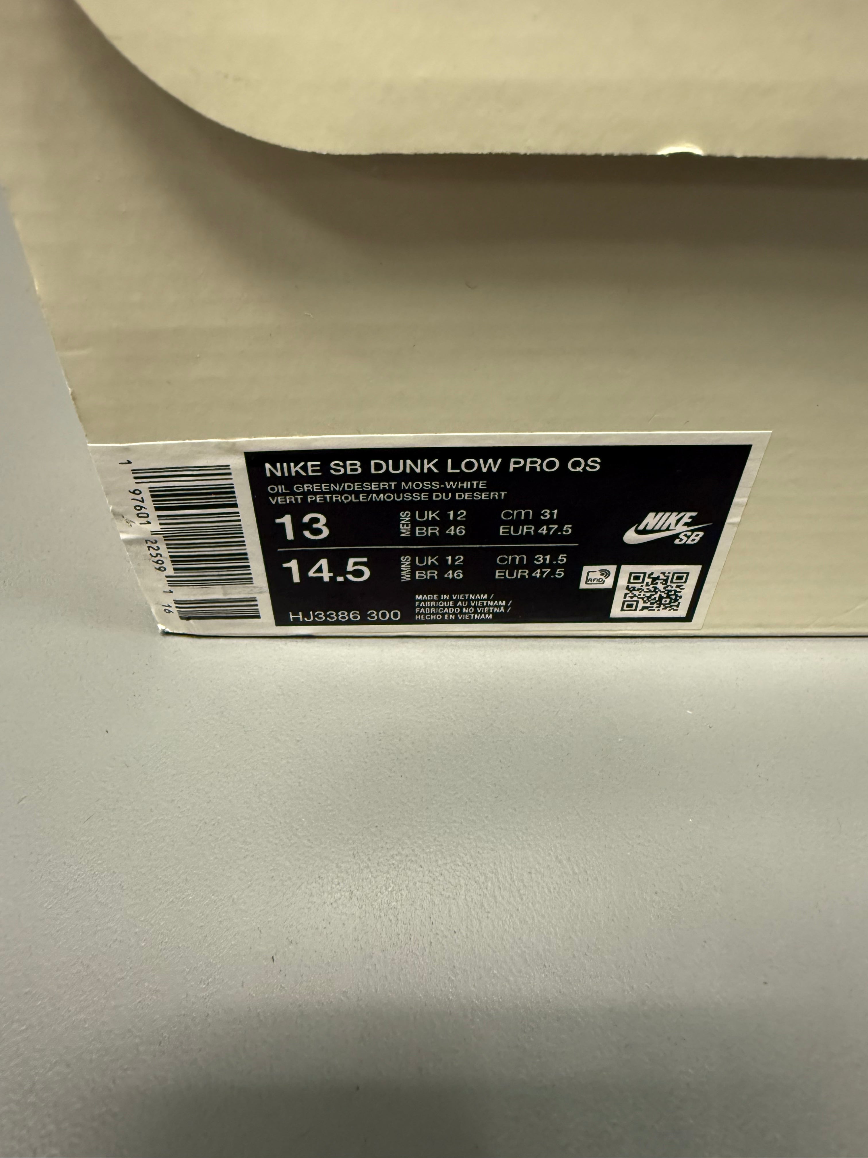 Nike SB Dunk Low "Chameleon" Size 13 Preowned