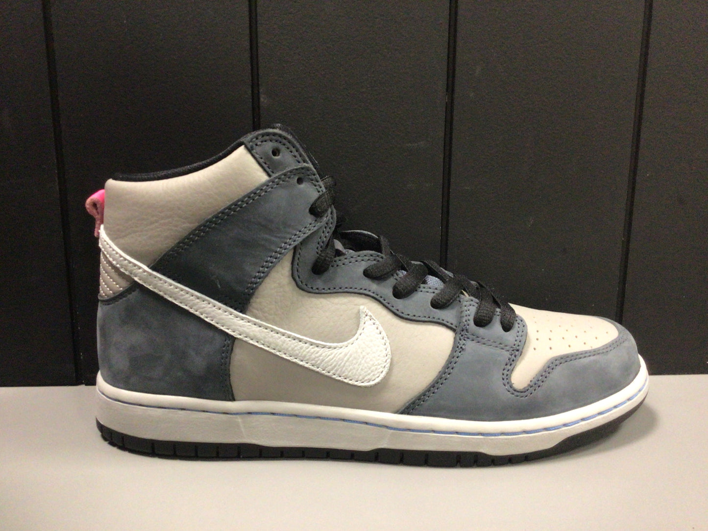 Nike SB Dunk High “Medium Grey Pink” Size 9.5 Preowned