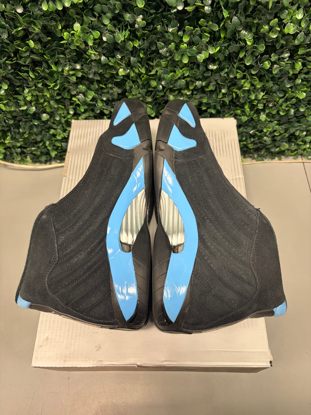Jordan 14 Retro "Black University Blue" (2026) Size 12 Preowned