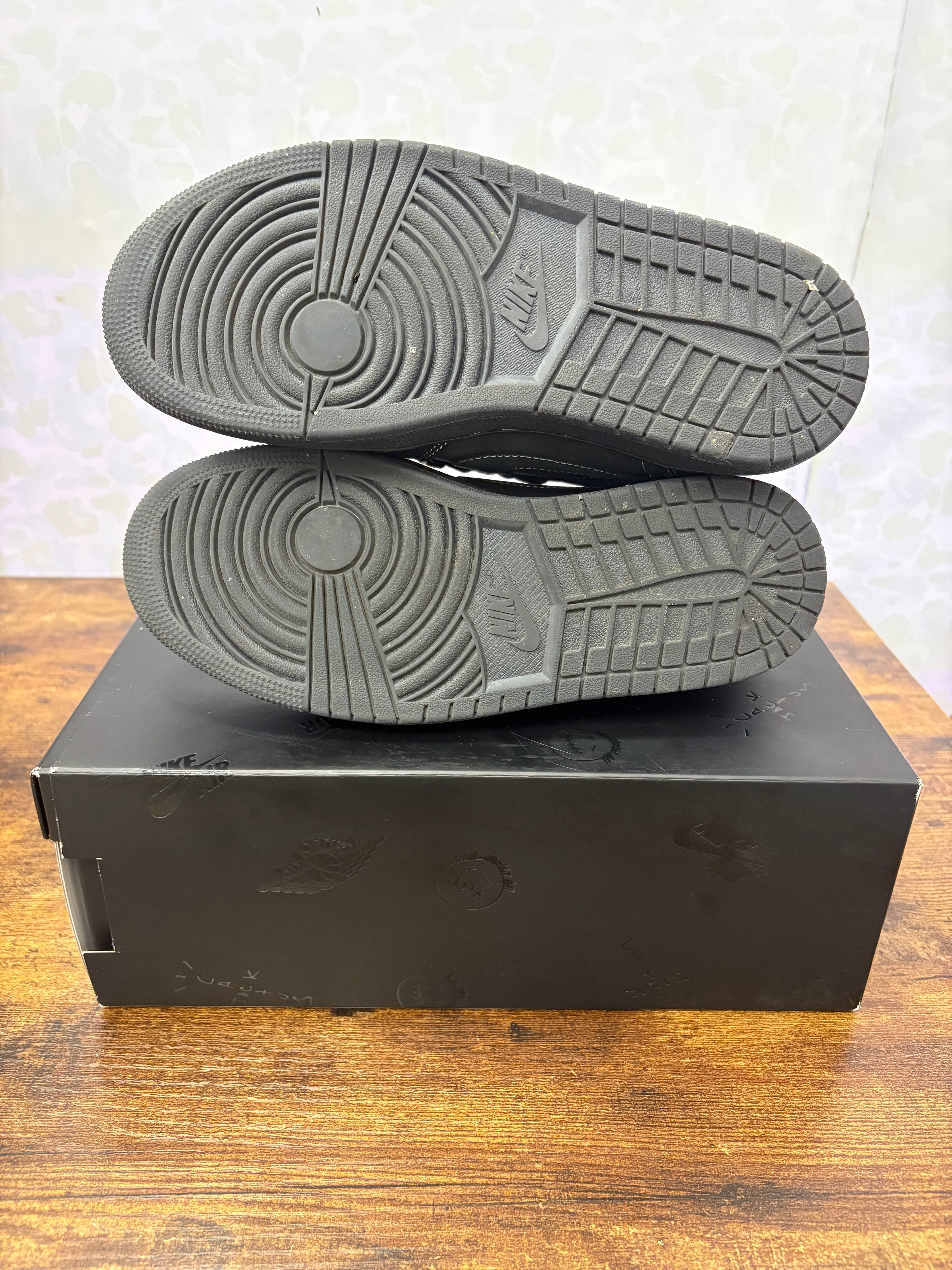 Jordan 1 Low Travis Scott “Phantom” Size 6 Preowned