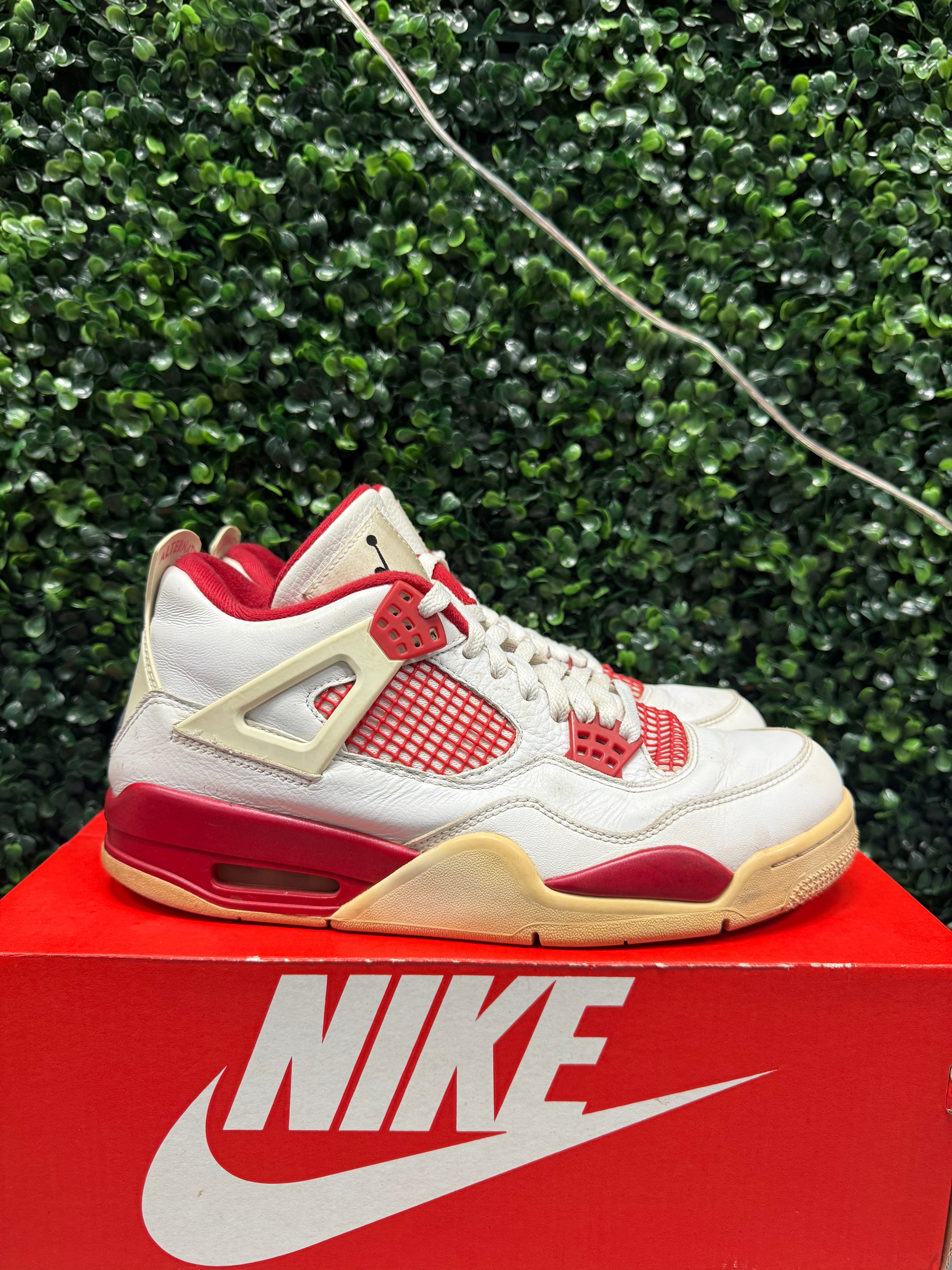 Jordan 4 "Alternate 89" Size 9.5 Preowned