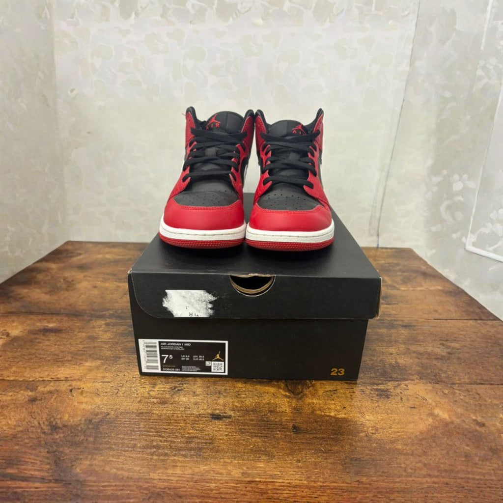 Jordan 1 Mid “Gym Red Black White” Size 7Y Preowned