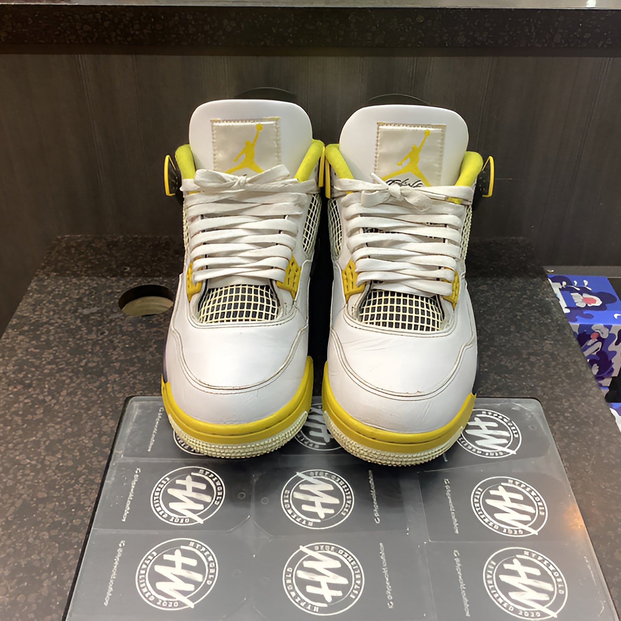 JORDAN 4 “Vivid Sulfur” Size 11W/9.5M PRE OWNED