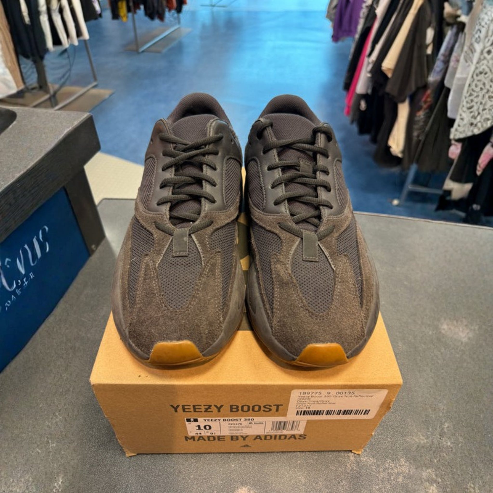 adidas Yeezy Boost 700 'Utility Black' Size 10 Preowned