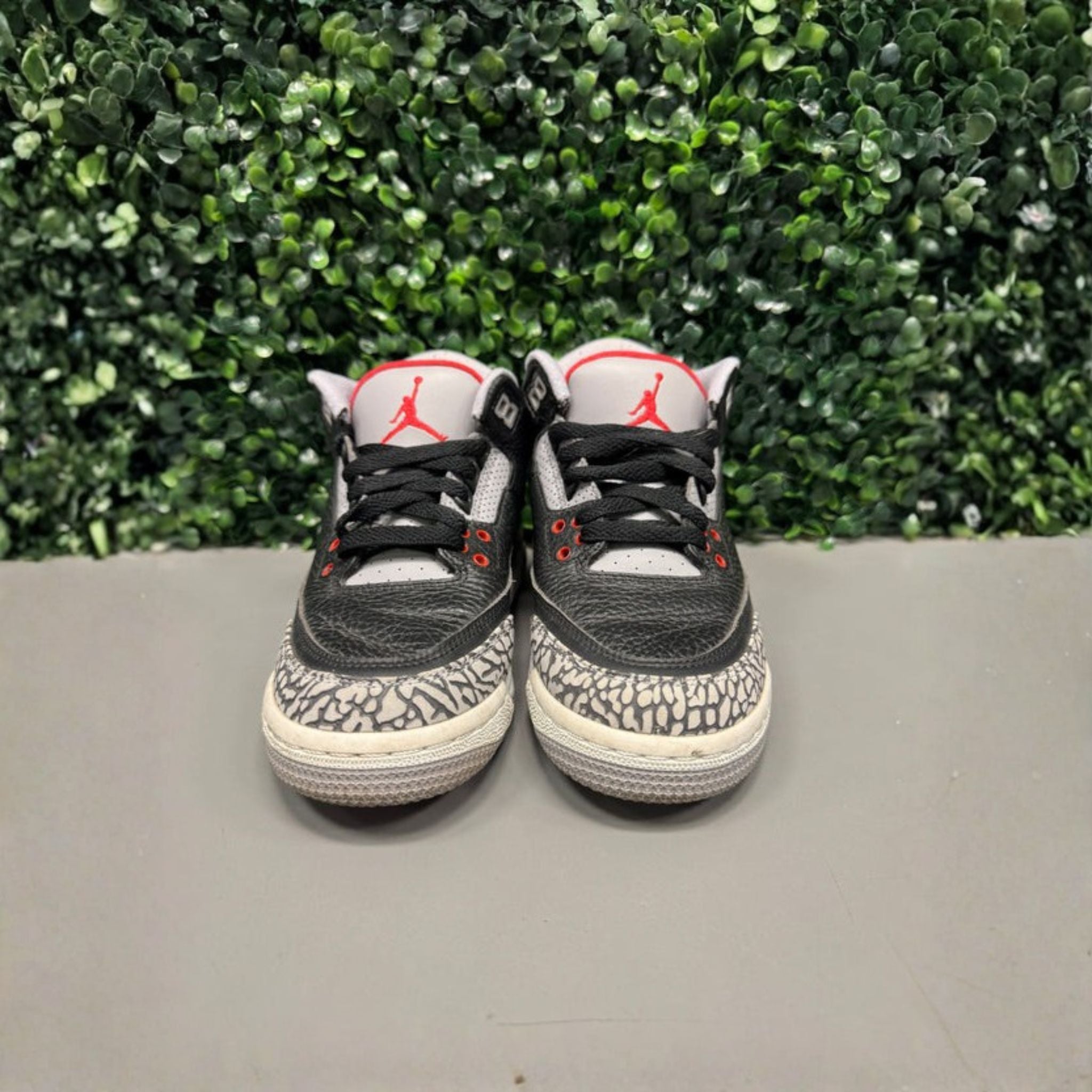 Jordan 3 "Black Cement" Size 4 Preowned