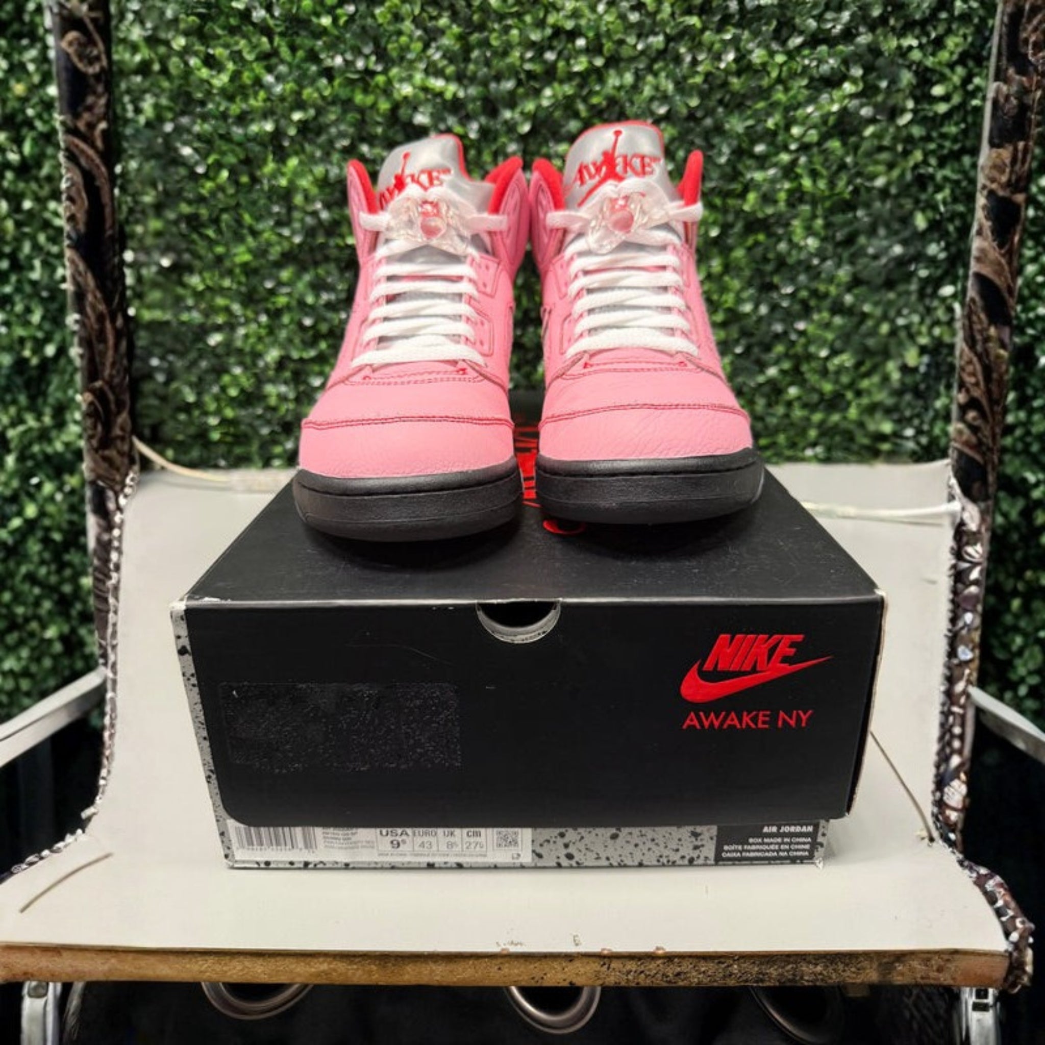 Jordan 5 Retro "Awake NY" Arctic Pink Size 9.5 Preowned