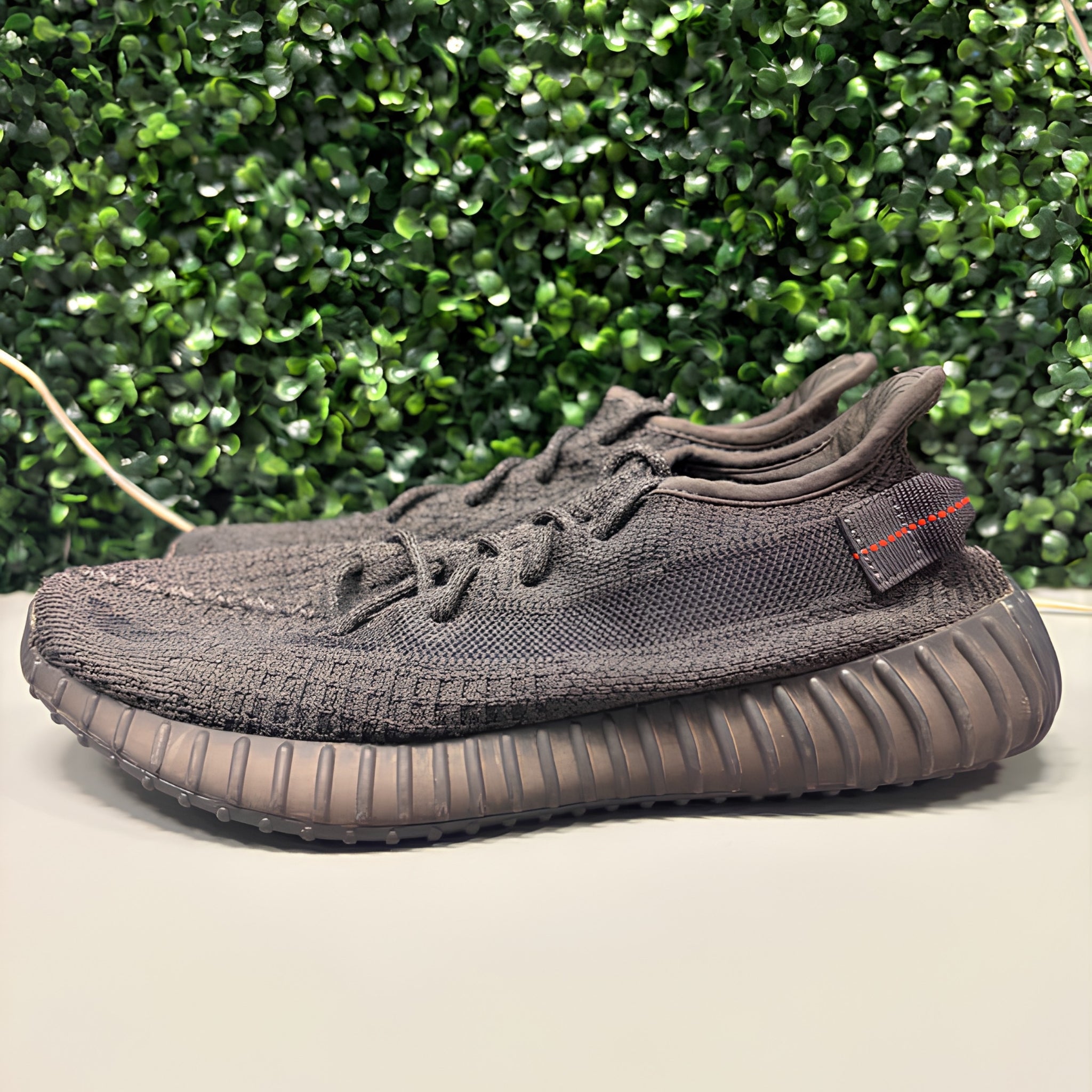 Yeezy Boost 350 V2 "Static Black (Reflective)" Size 11 Preowned (NO BOX)