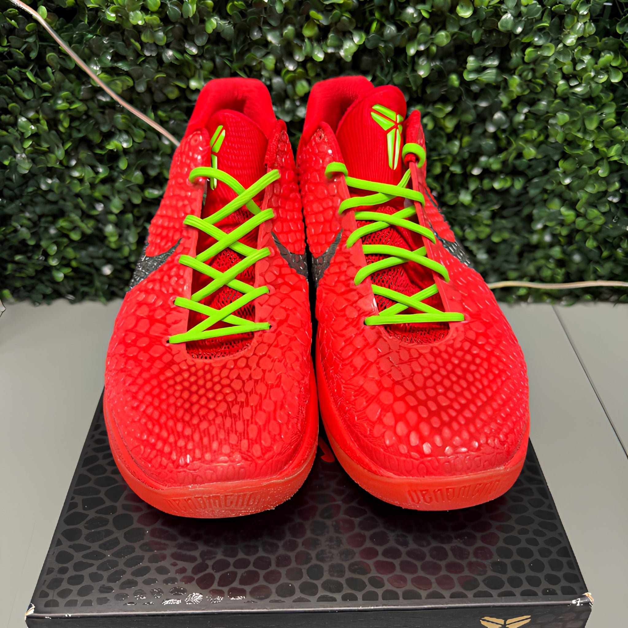 Nike Kobe 6 Protro "Reverse Grinch" Size 14 Preowned