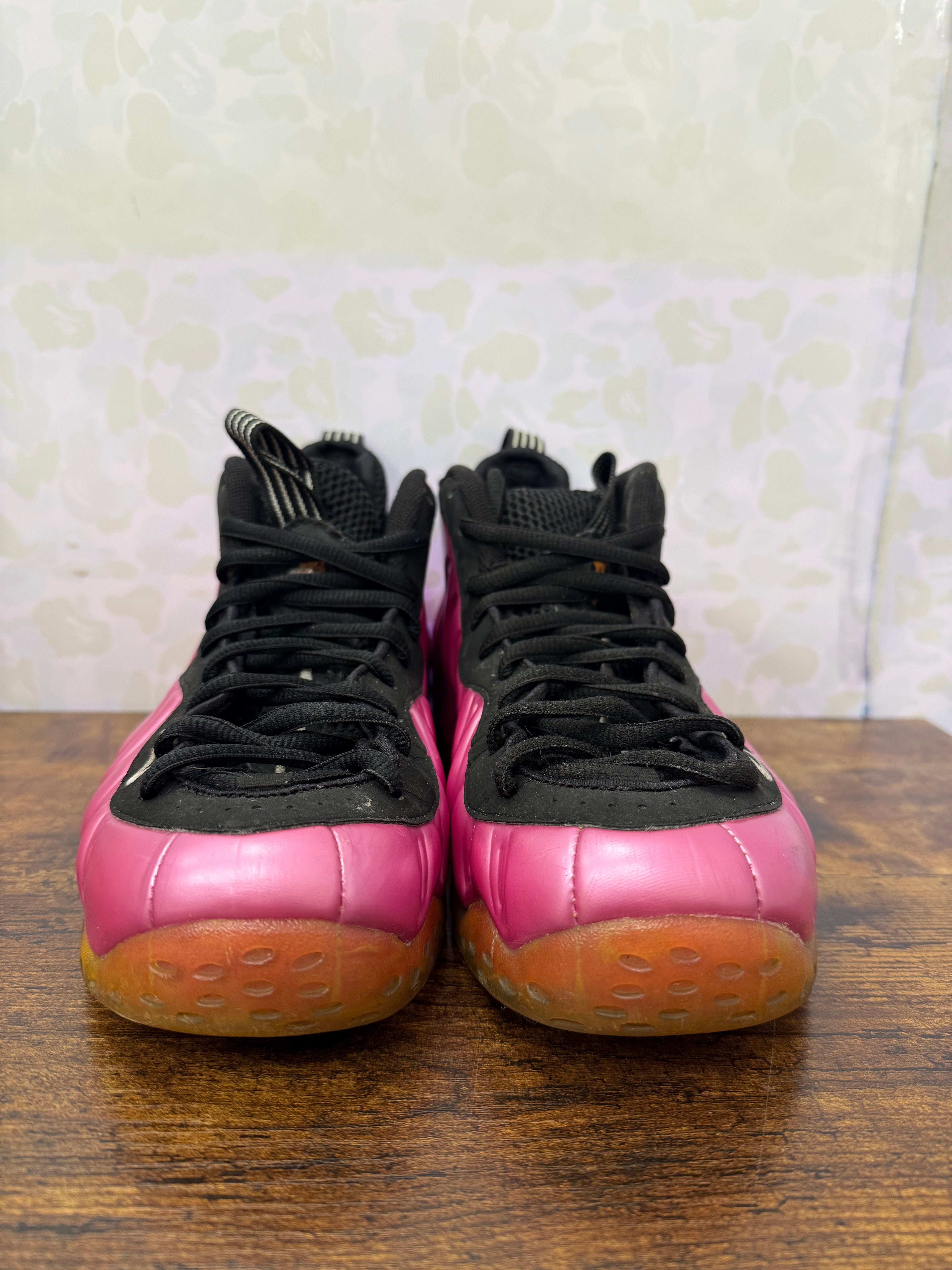 Nike Foamposite “ Pearlized Pink” Size 9 Preowned