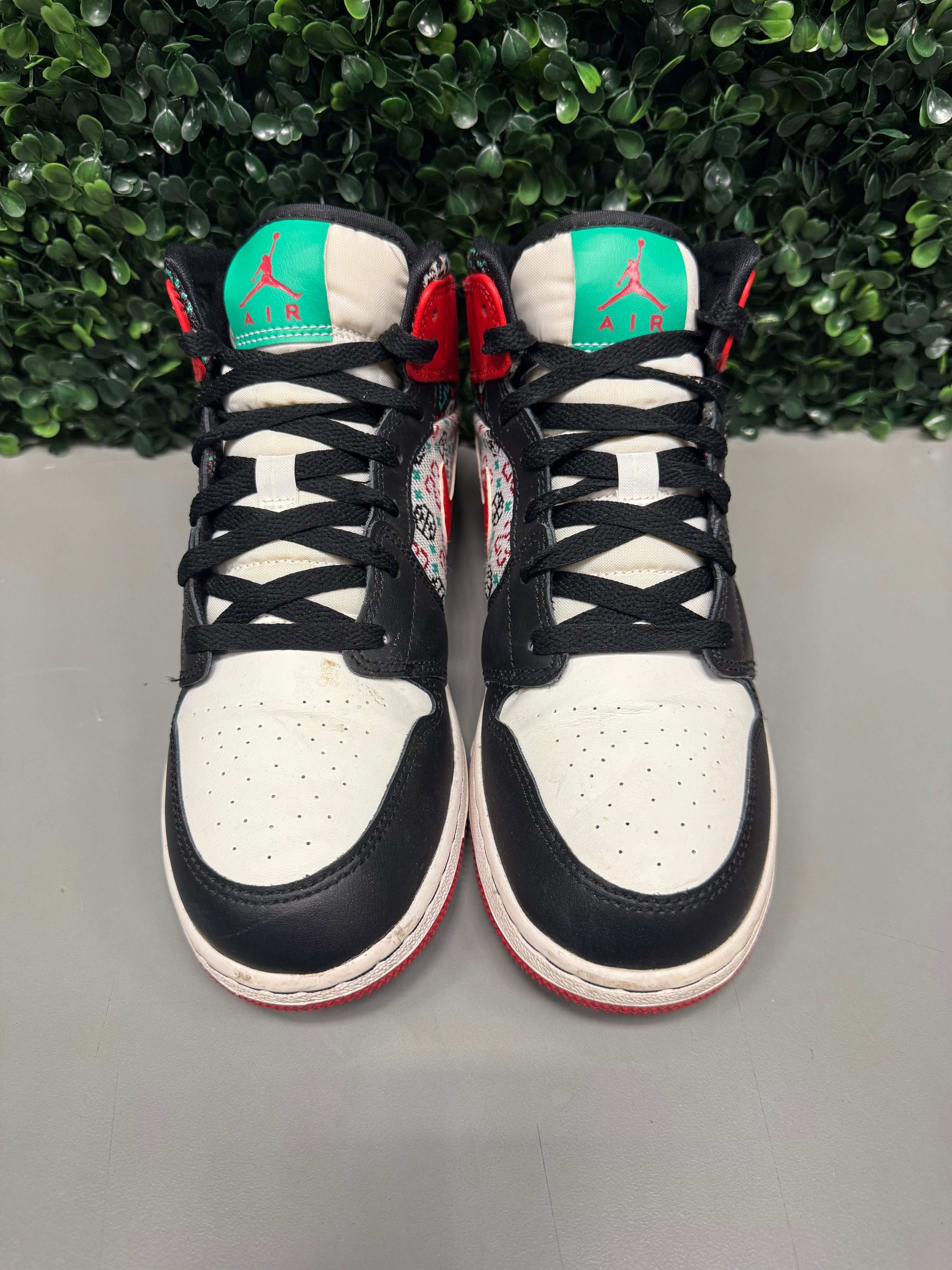 Jordan 1 Mid SE "Ugly Christmas Sweater" Size 6.5Y Preowned