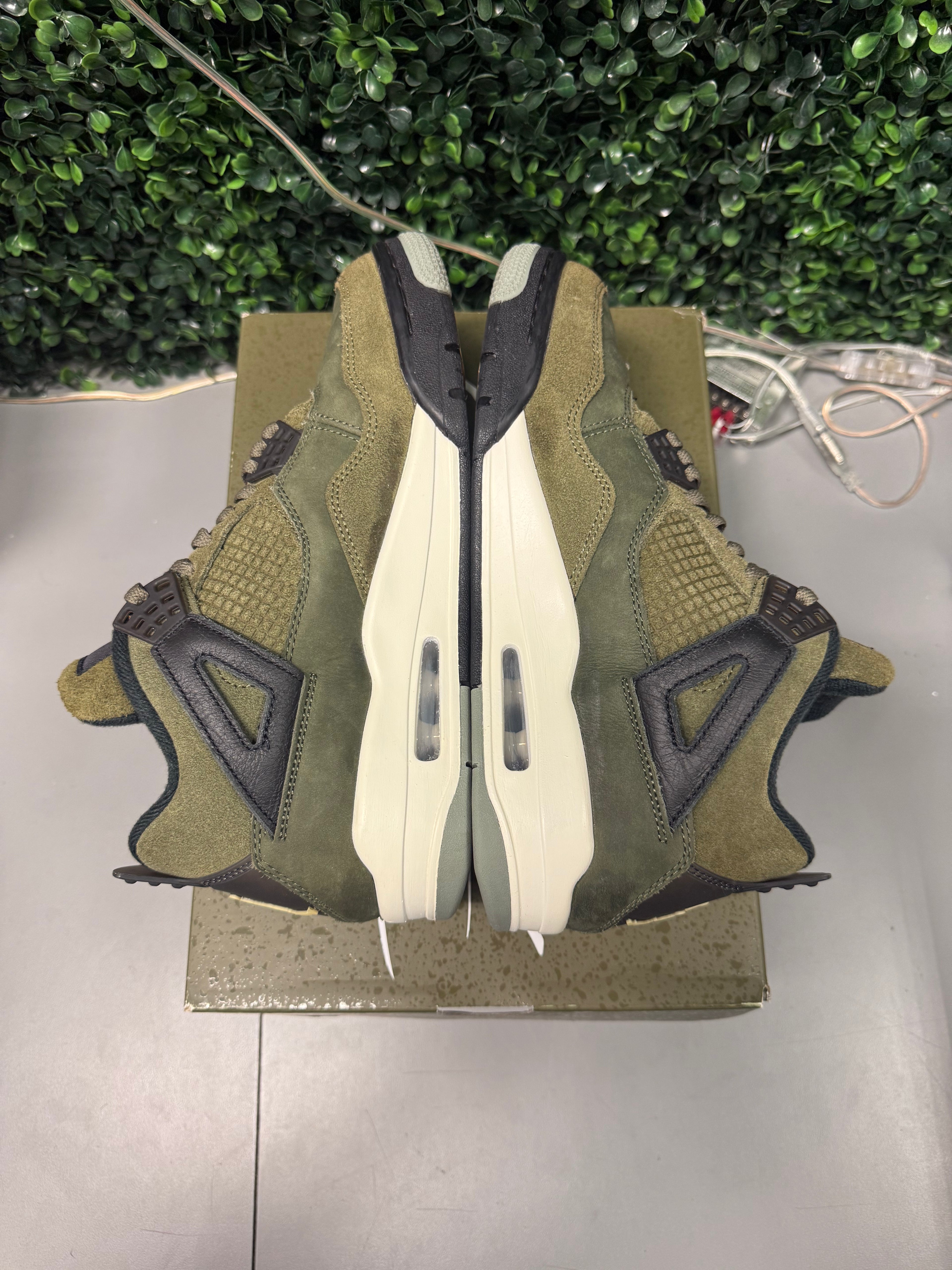 Jordan 4 "Craft Olive" Size 8 Preowned