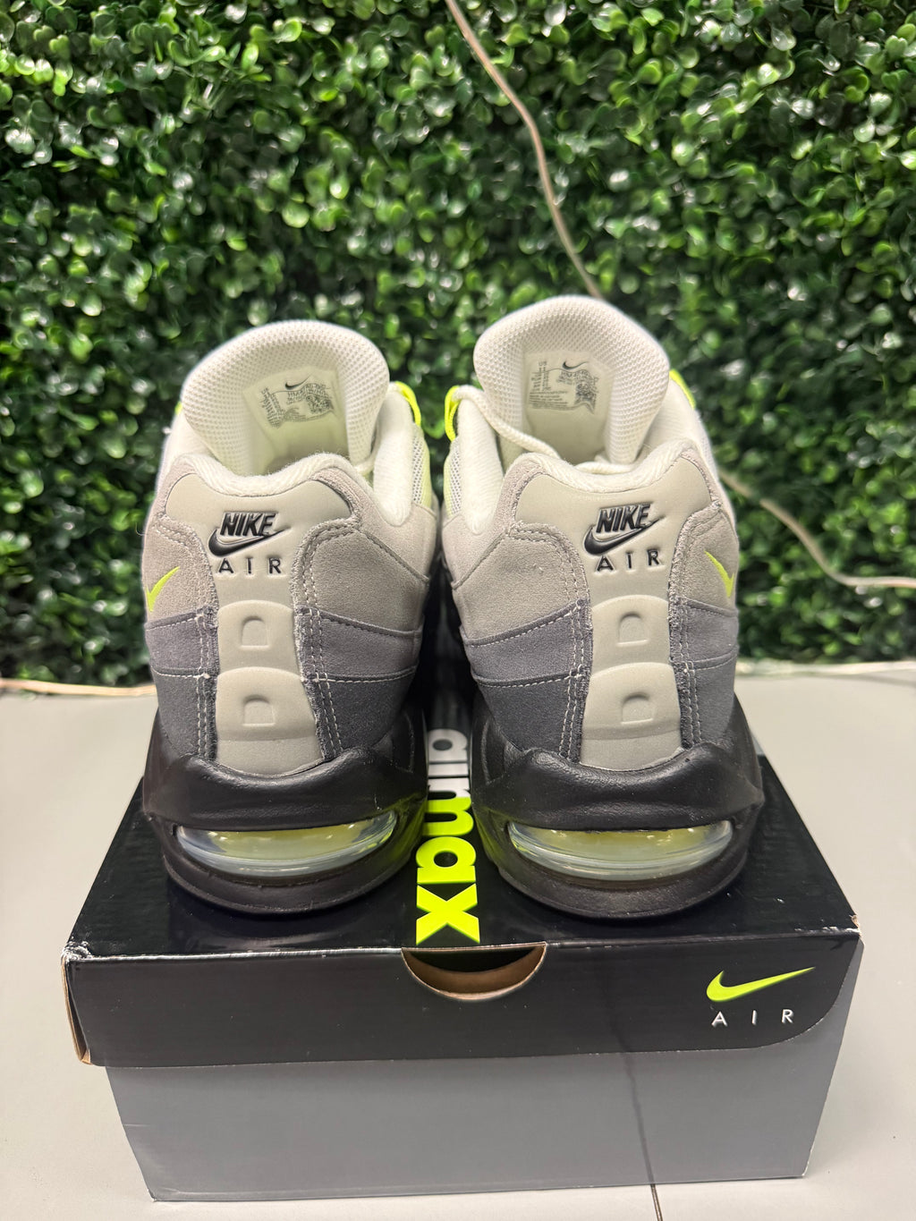 Nike Air Max 95 OG Big Bubble "Neon" Size 11 Preowned