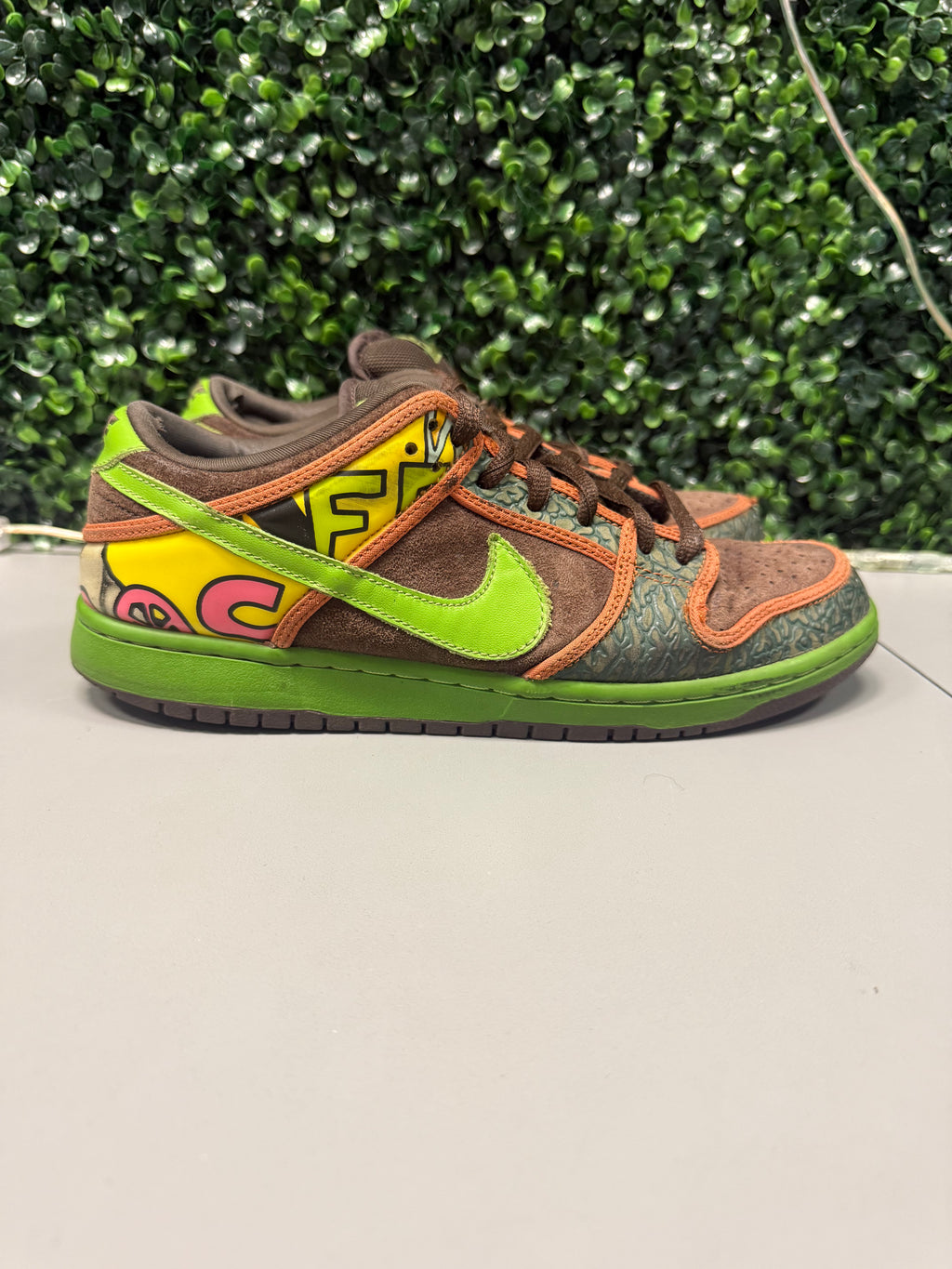 Nike SB Dunk Low "De La Soul" Size 10 Preowned