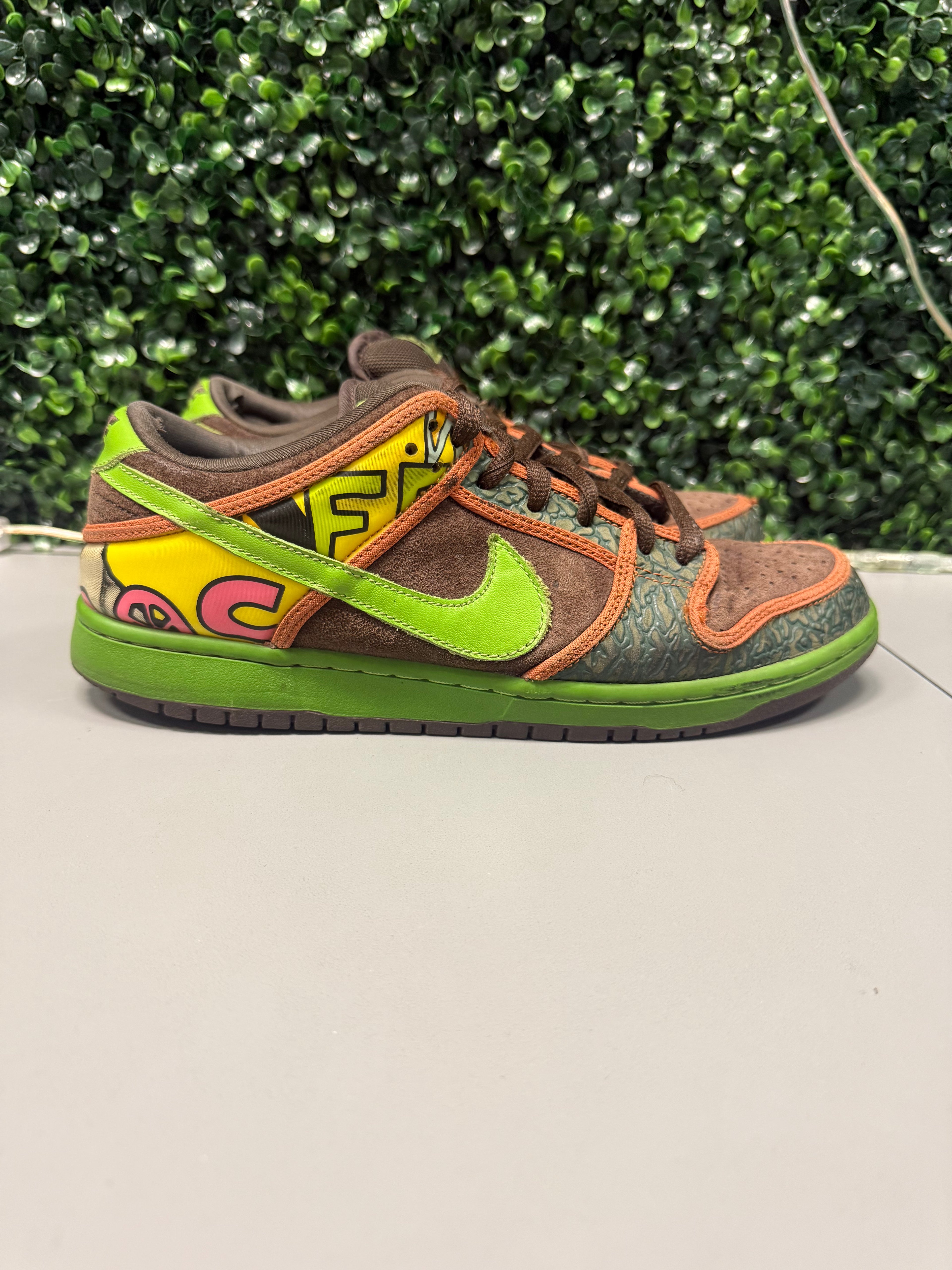 Nike SB Dunk Low "De La Soul" Size 10 Preowned