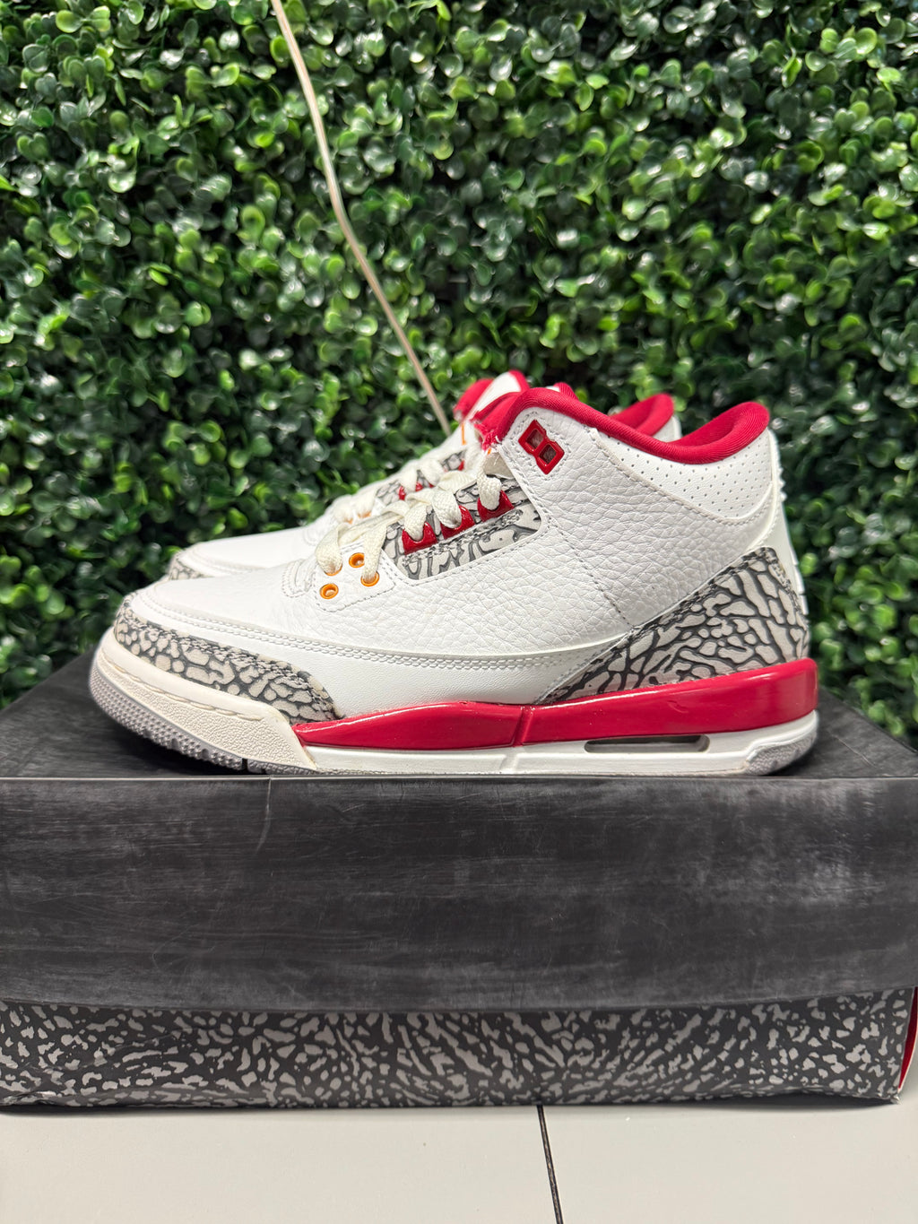 Jordan 3 "Fire Red” Size 5Y Preowned
