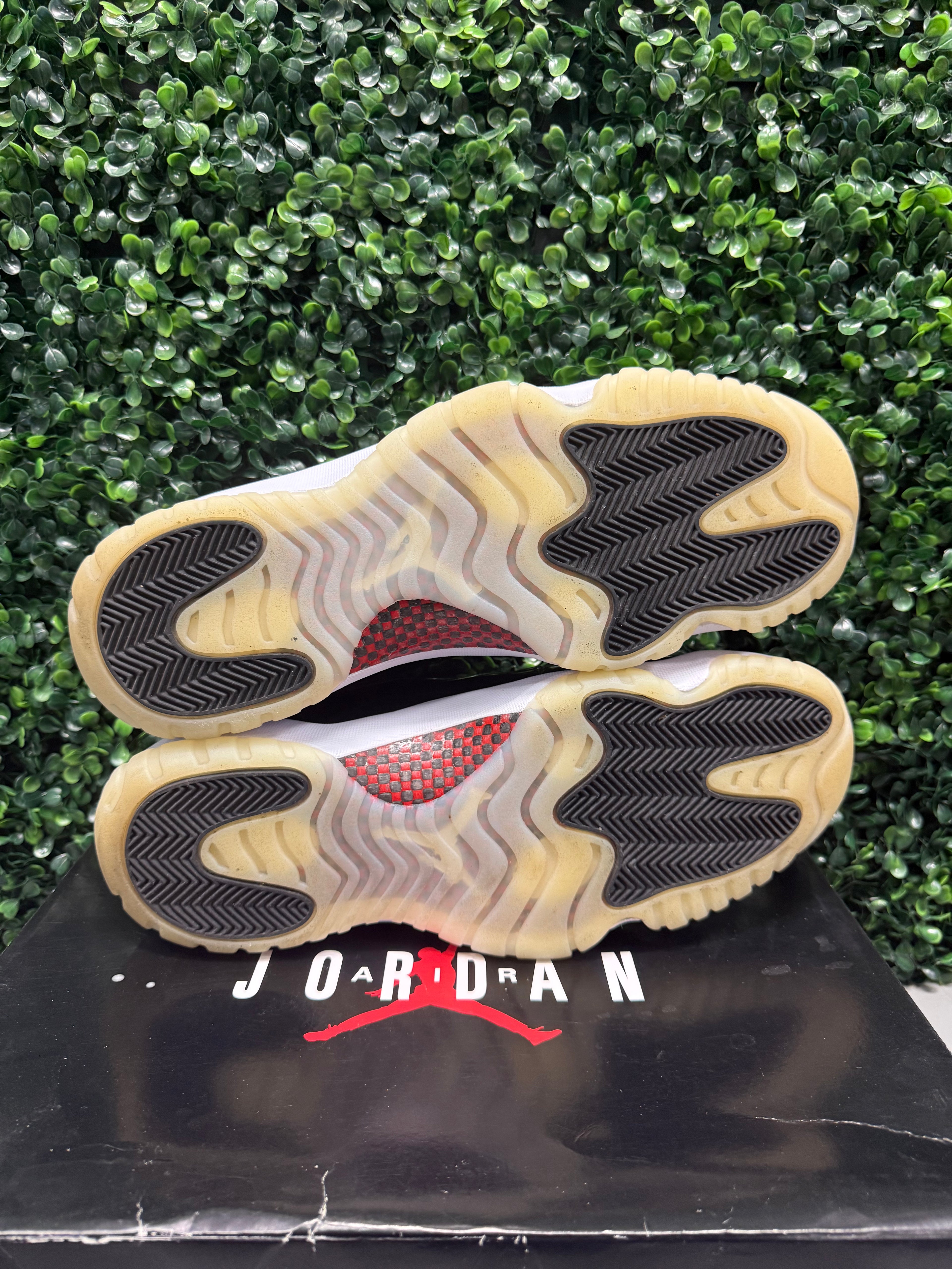 Jordan 11 Low "72-10" Size 13 Preowned