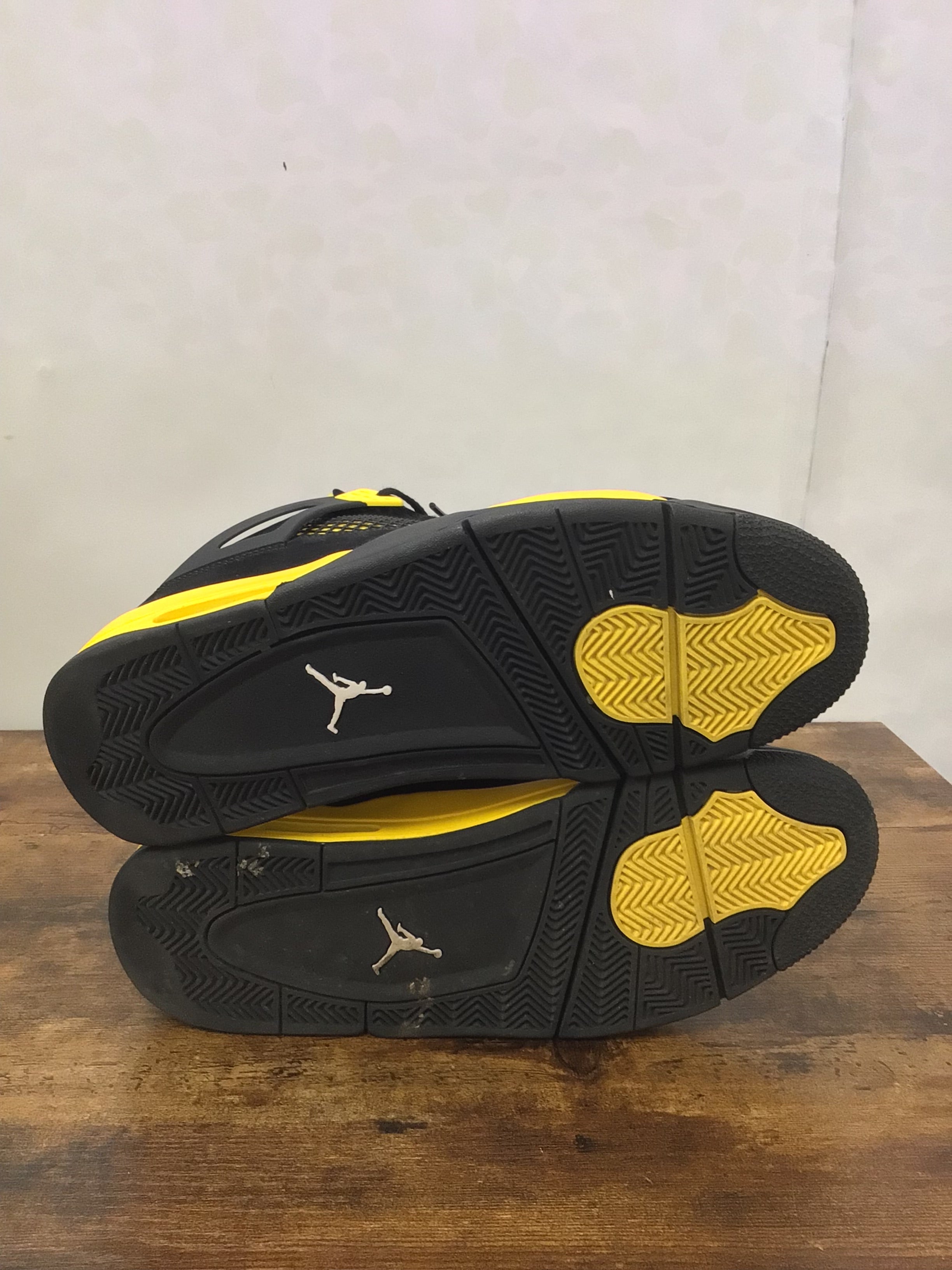 Jordan 4 Retro Thunder Size 12M Preowned(no box)