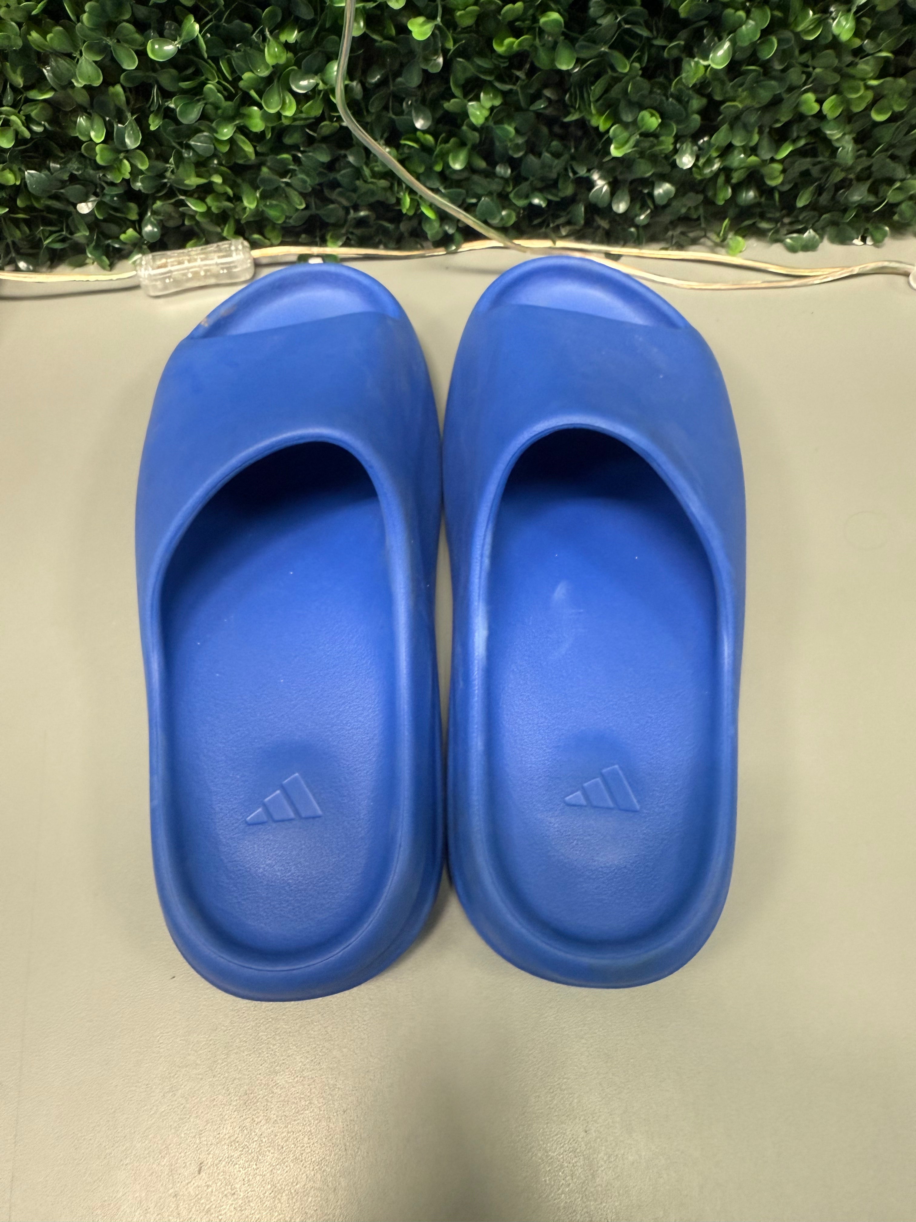 Yeezy Slide "Azure" Size 13 Preowned