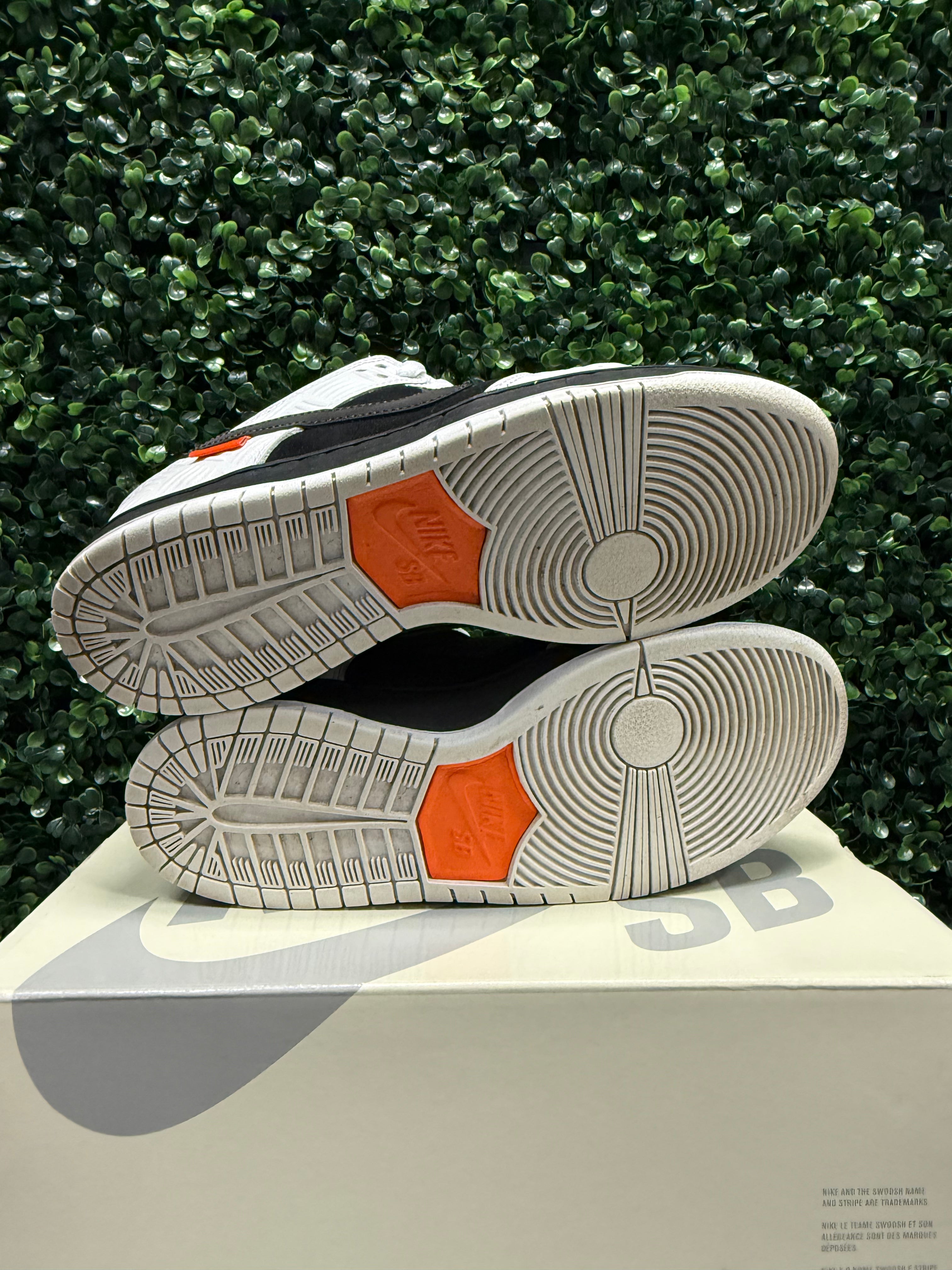 Nike SB Dunk Low "TightBooth" Size 9.5 Preowned