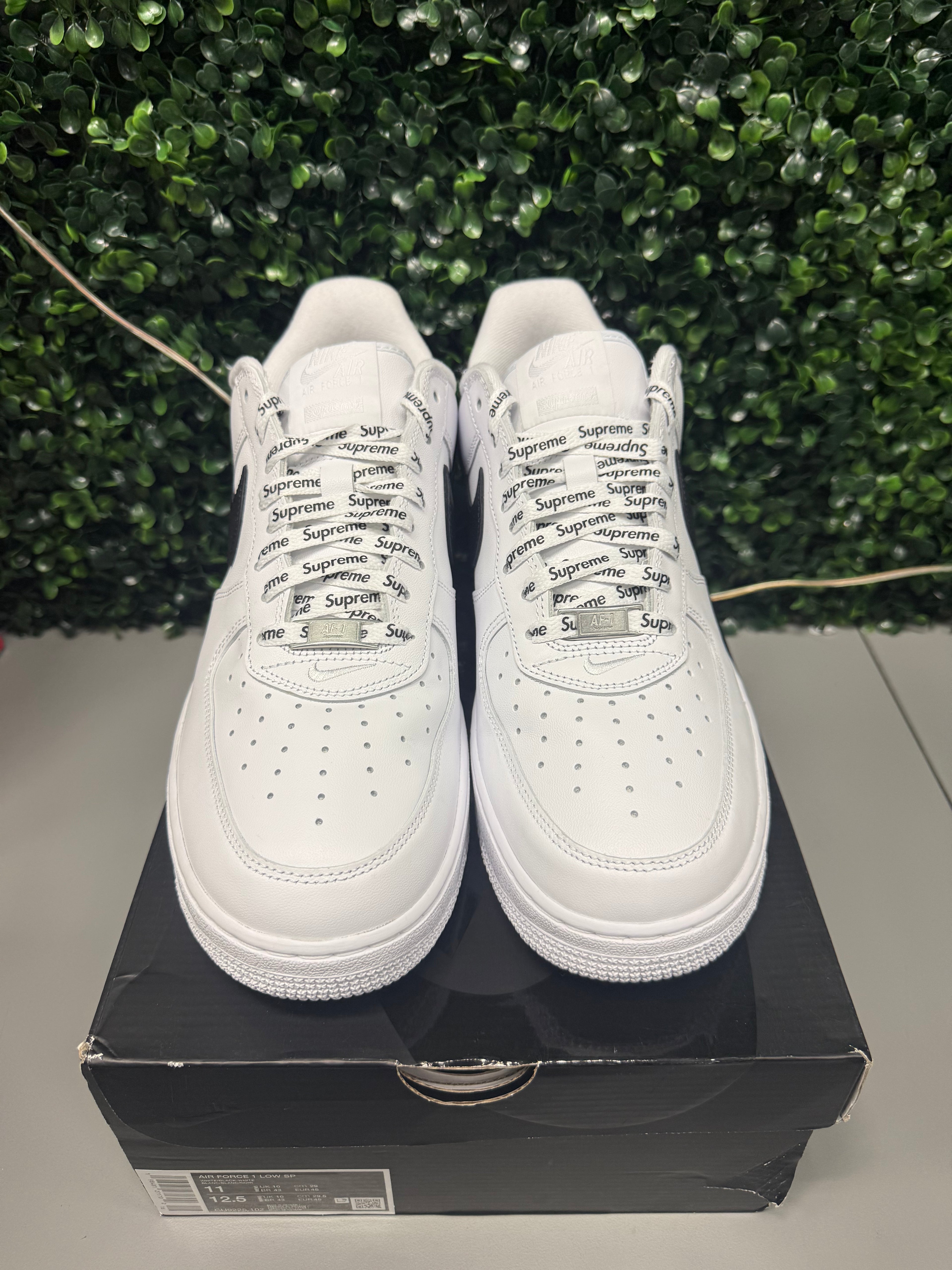 Nike Air Force 1 Low X Supreme "White Black" Size 11 Preowned