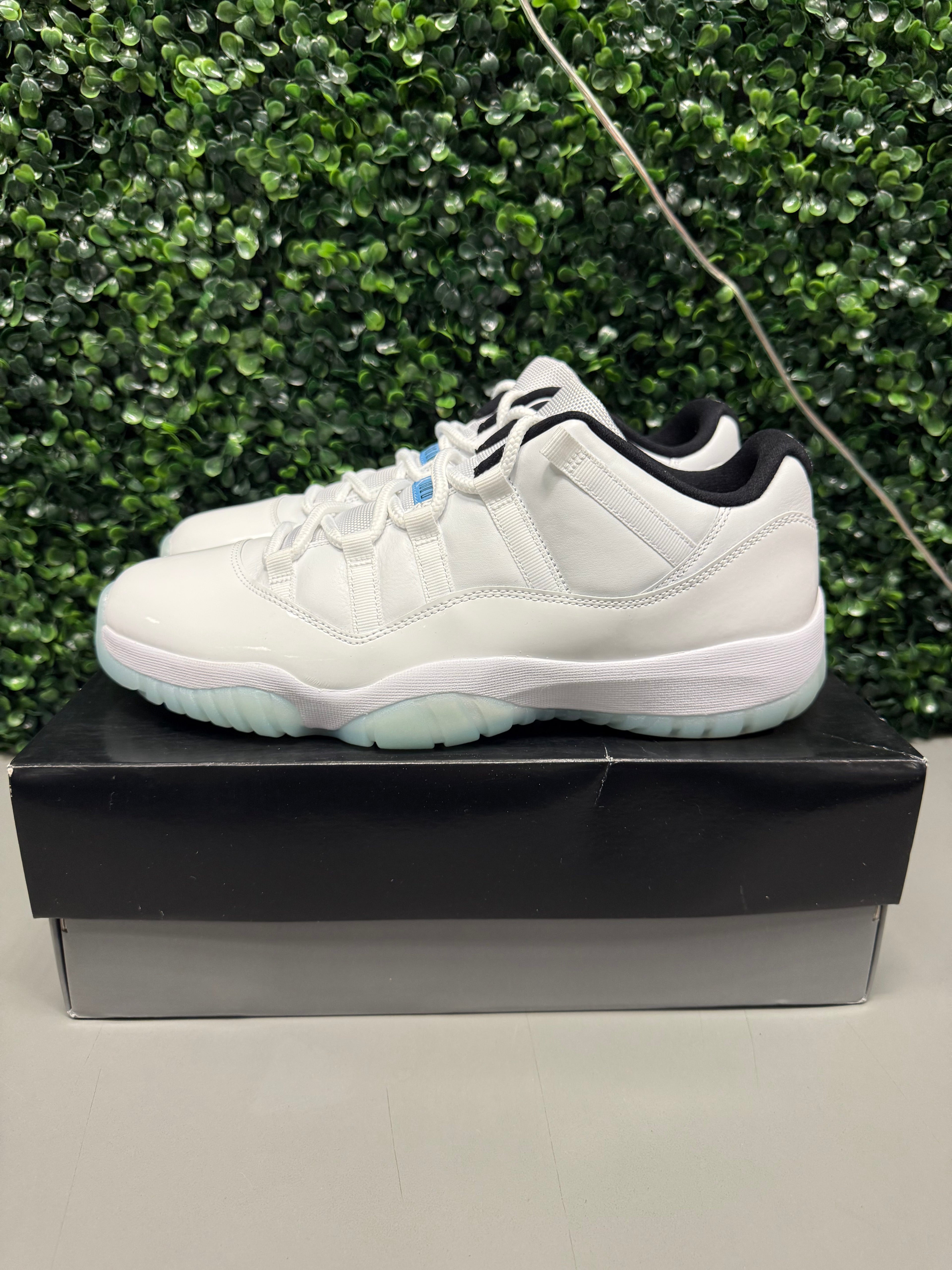 Jordan 11 Low "Legend Blue" Size 11.5 Preowned