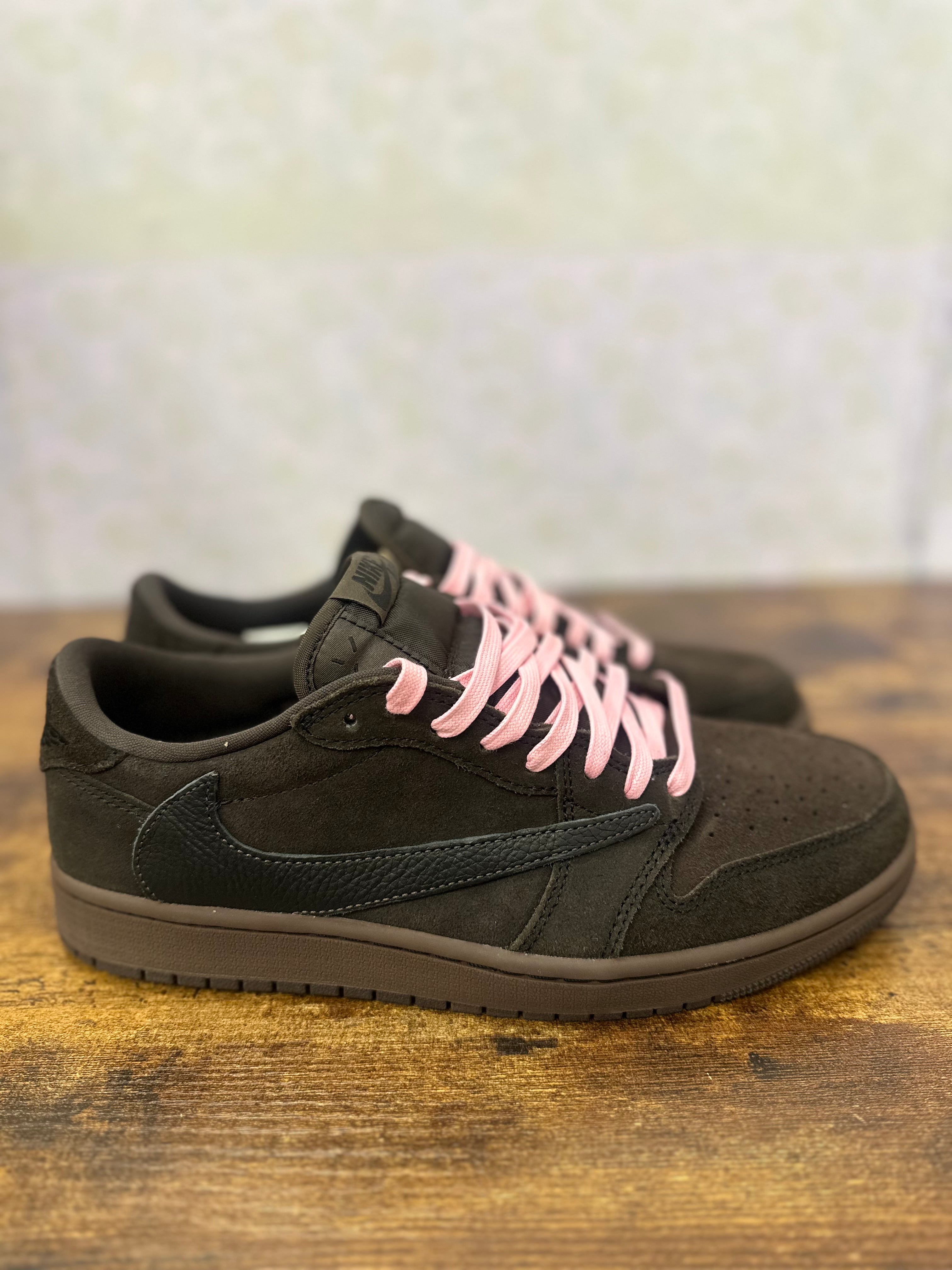 Jordan 1 Travis Scott “Velvet Brown” Size 10 Preowned