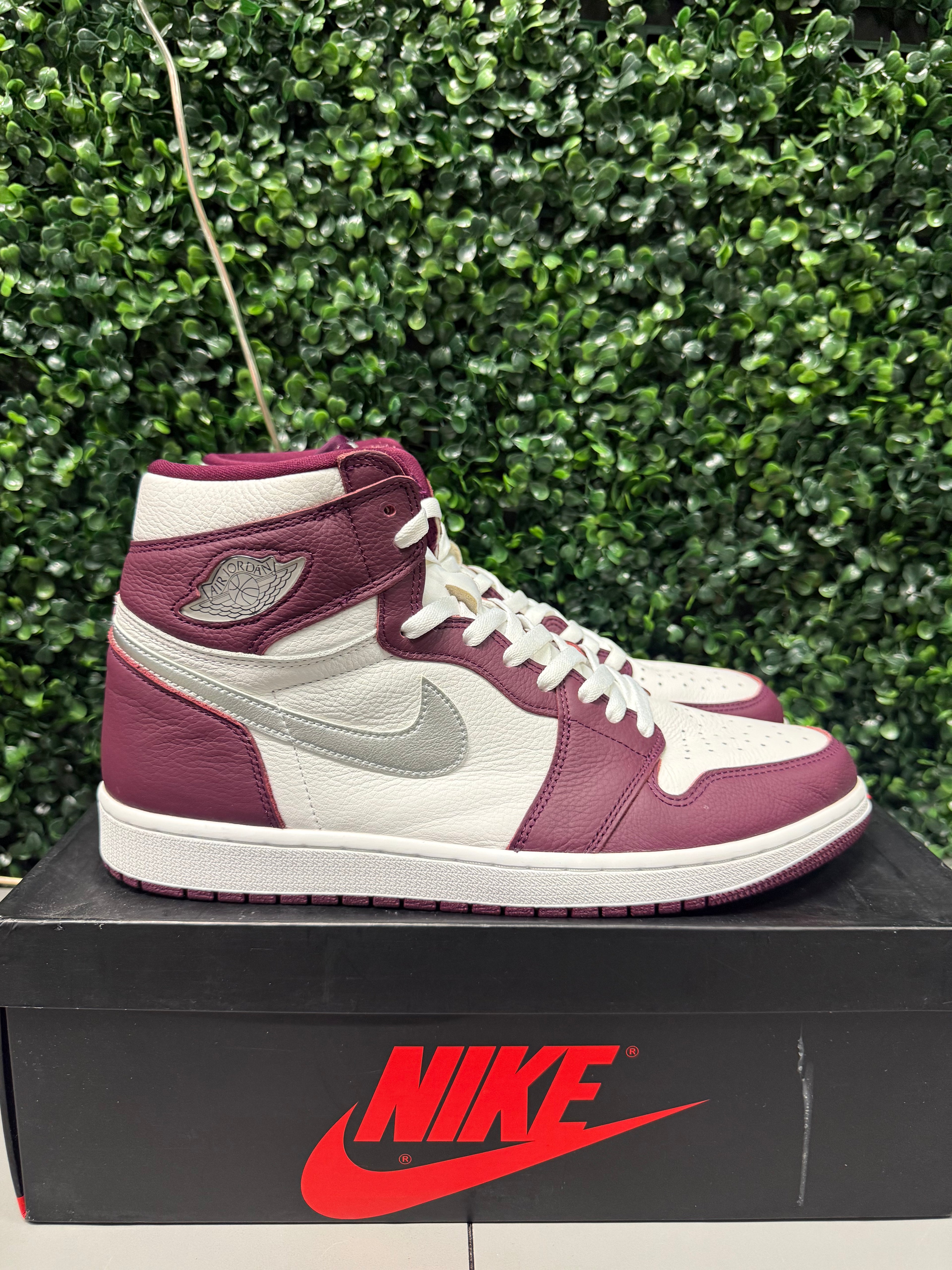 Jordan 1 Retro High OG "Bordeaux" Size 13 Preowned