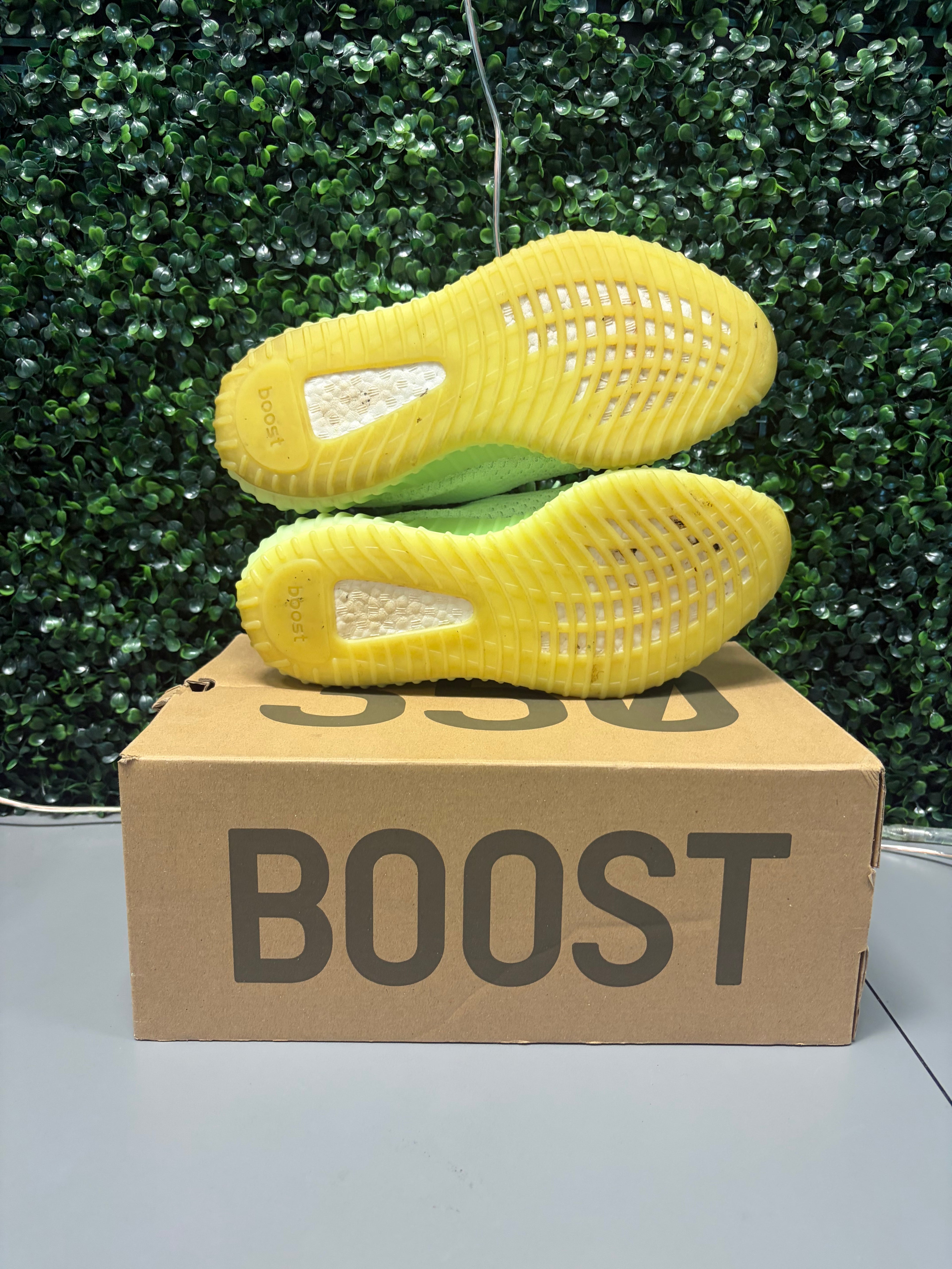 Adidas Yeezy Boost 350 V2 "Glow" Size 11 Preowned