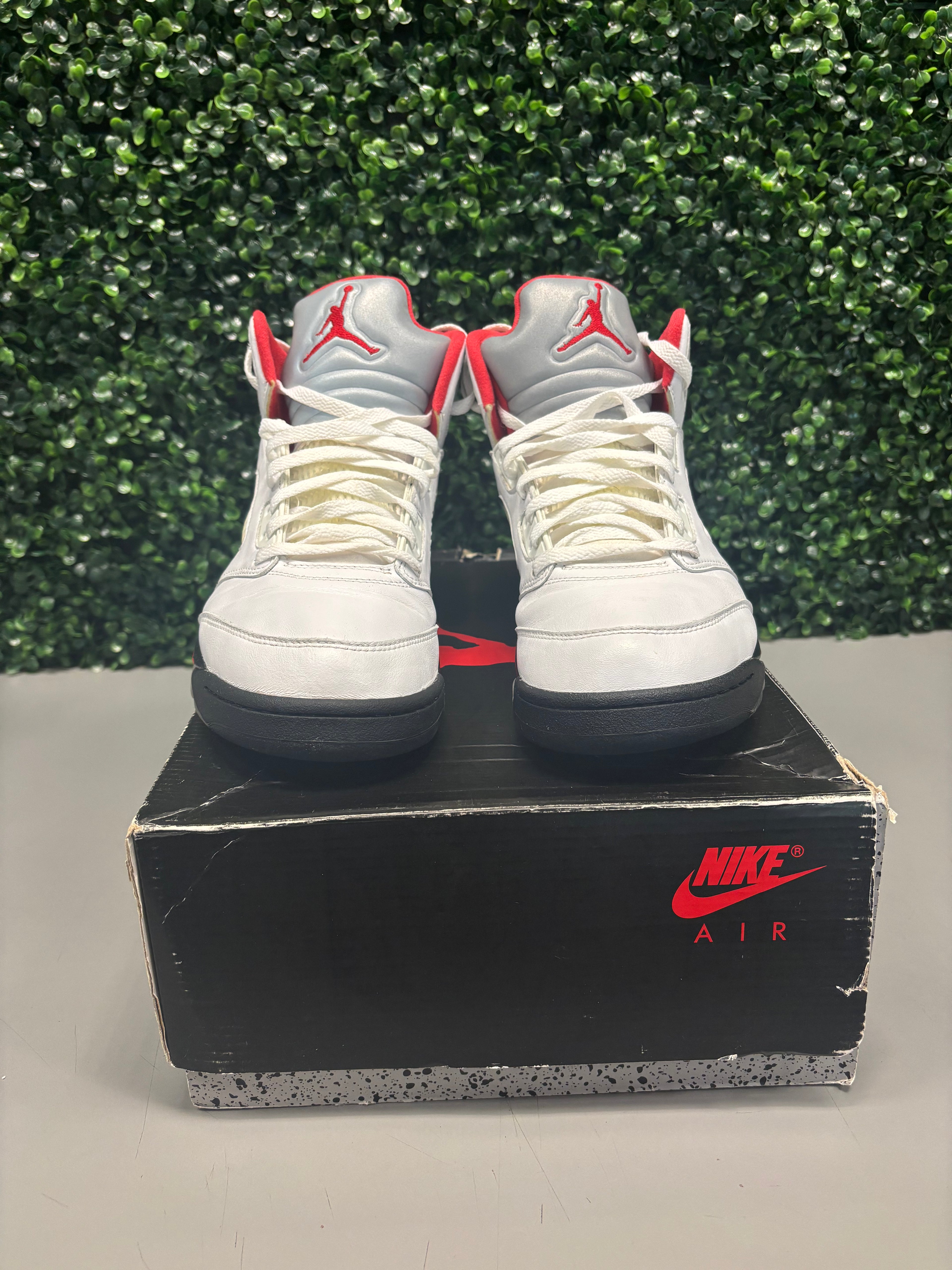 Jordan 5 Retro "Fire Red" Size 11.5 Preowned