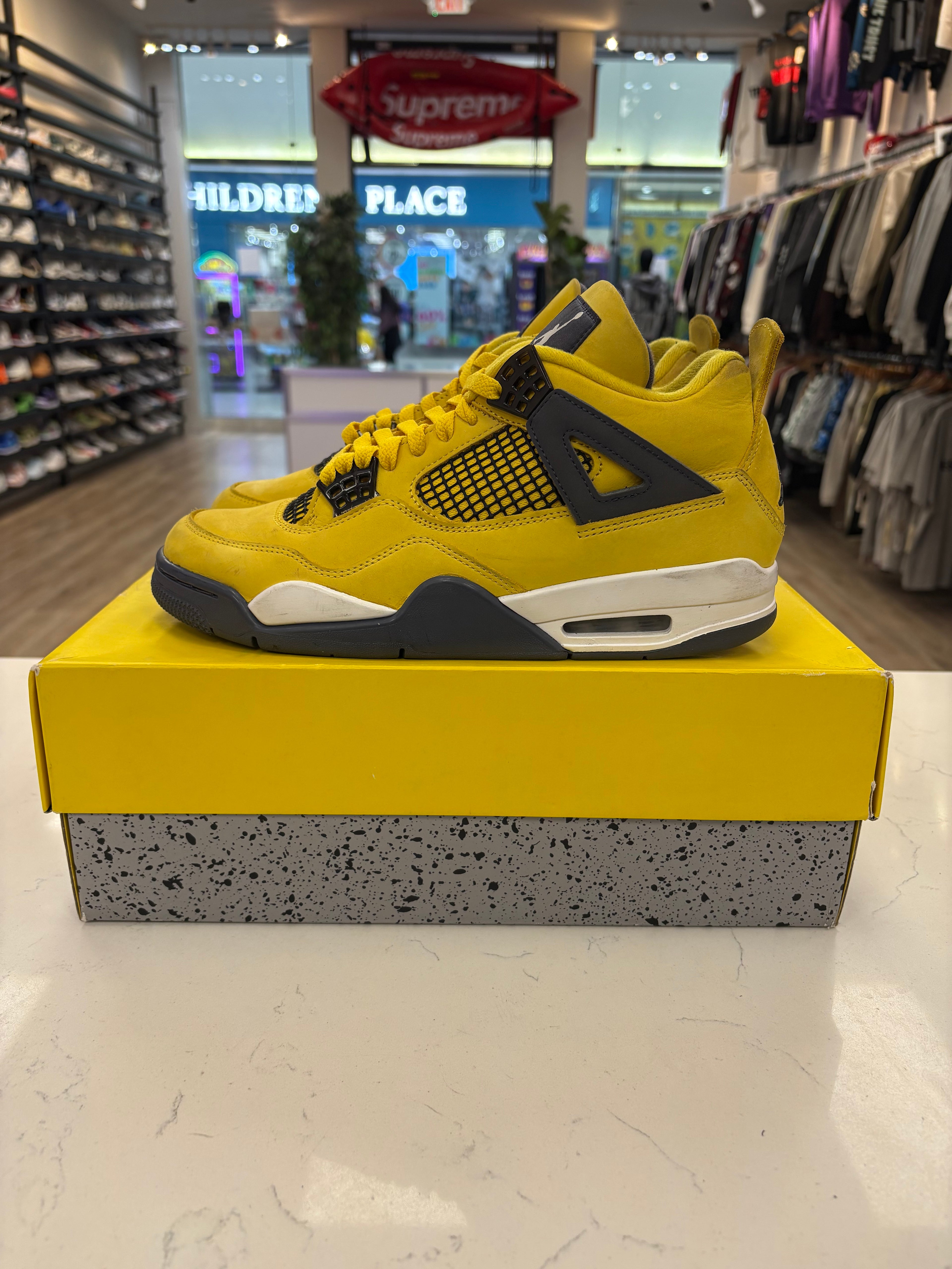 Jordan 4 “Lightning” Preowned Size 8.5