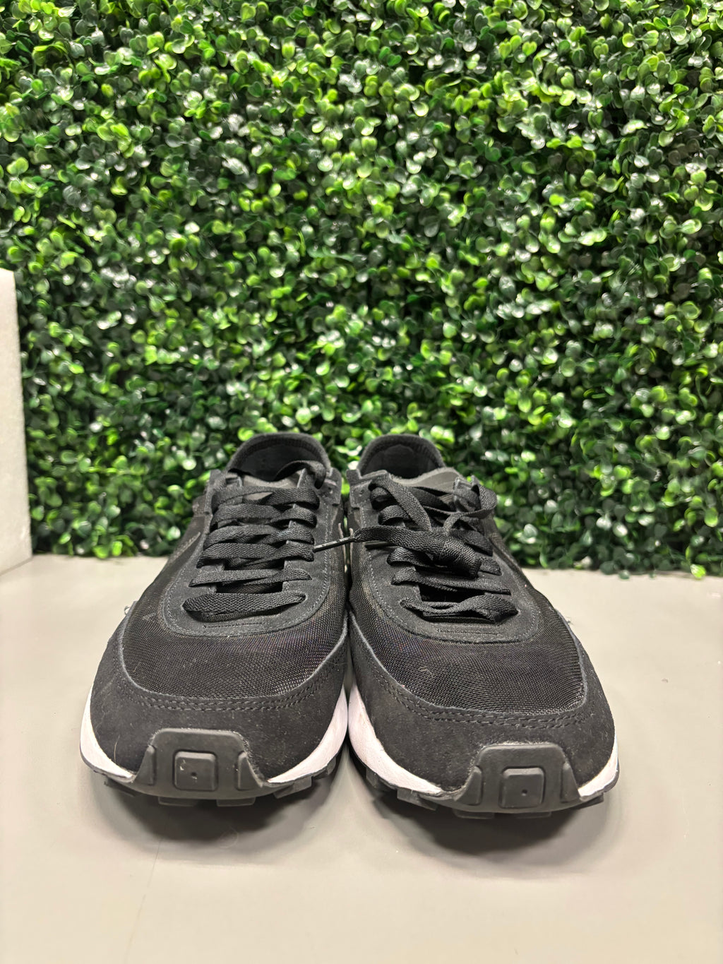 Nike Waffle One "Black White" Size 11 Pre Owned