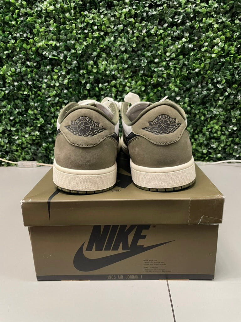 Jordan 1 Retro Low "Medium Olive" Size 13 Preowned