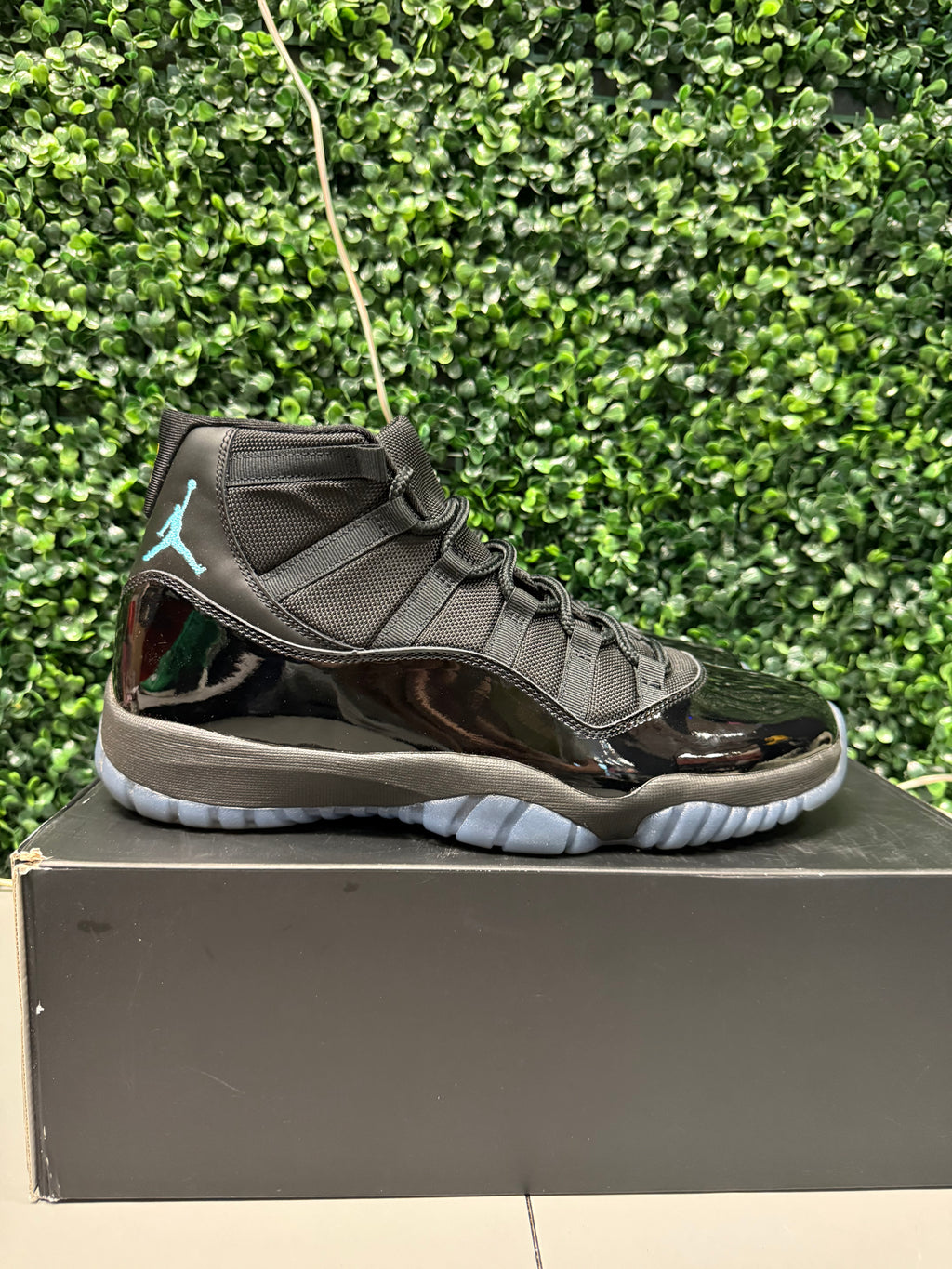 Jordan 11 High "Gamma" Size 12 Preowned