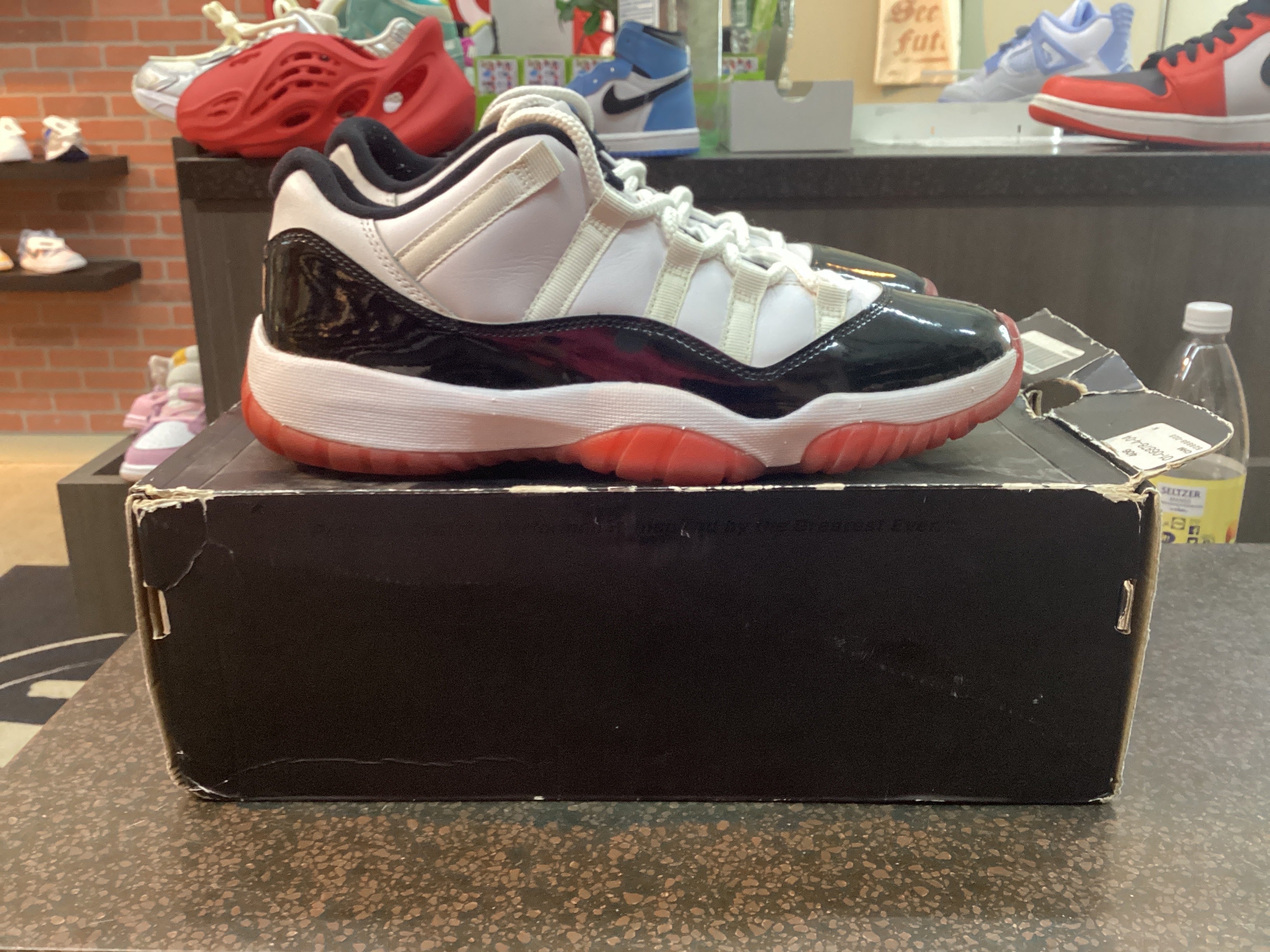 Jordan 11 “Concord Bred” Preowned Size 9.5 Rep Box