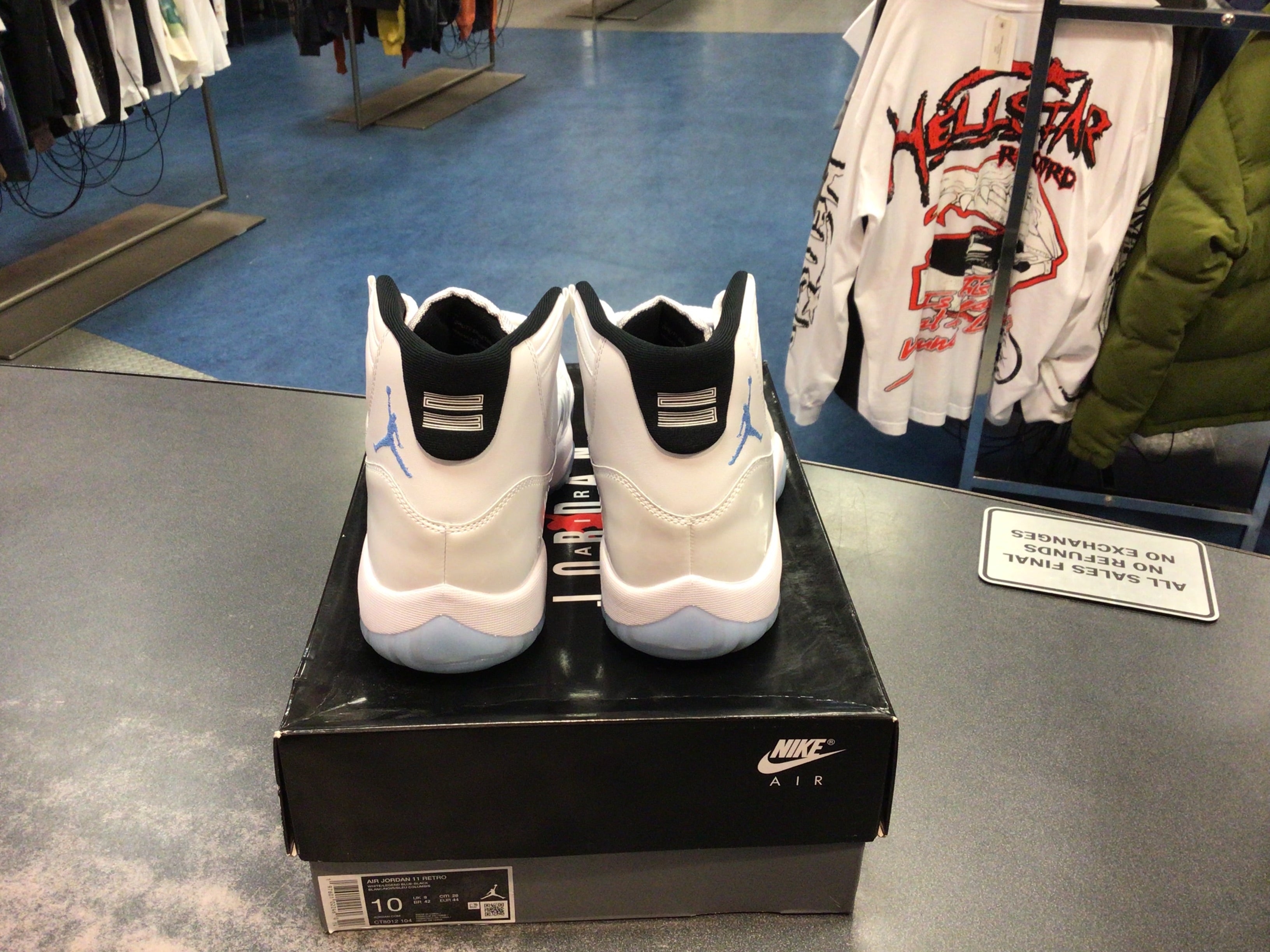 Jordan 11 Retro “Legend Blue” (2024) Preowned size 10M (very clean)