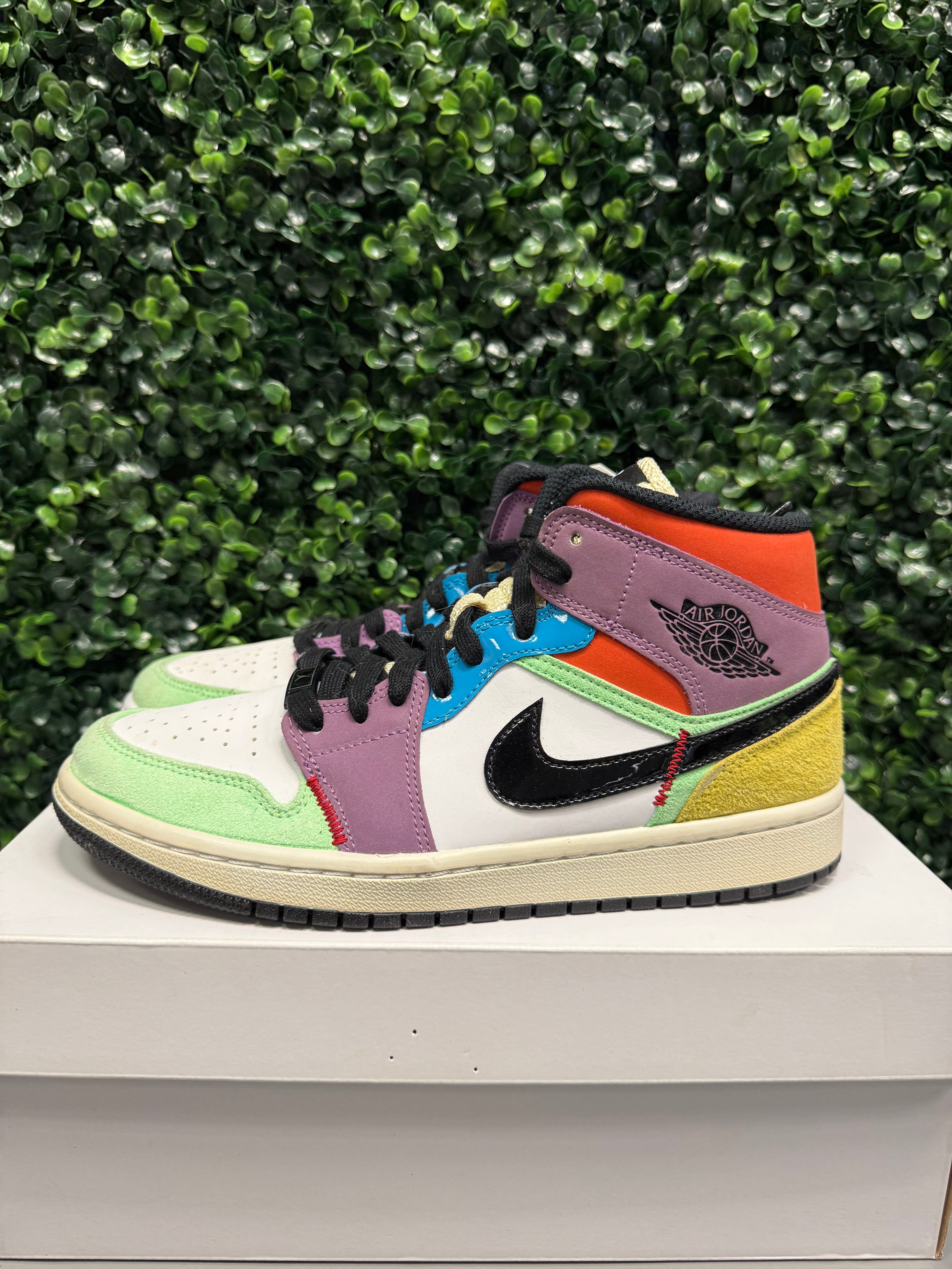 Jordan 1 Mid "Multi Color" Size 8.5W / 7Y Preowned